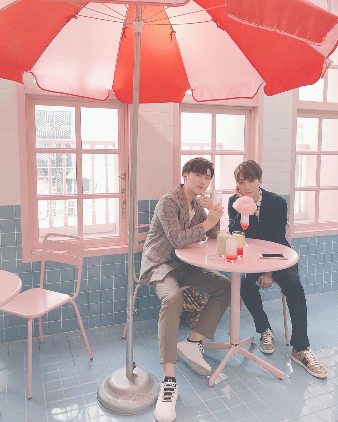 のインスタグラム：「🍰🍹⛱️ 꿀처럼 달콤한 당시는 사랑해」