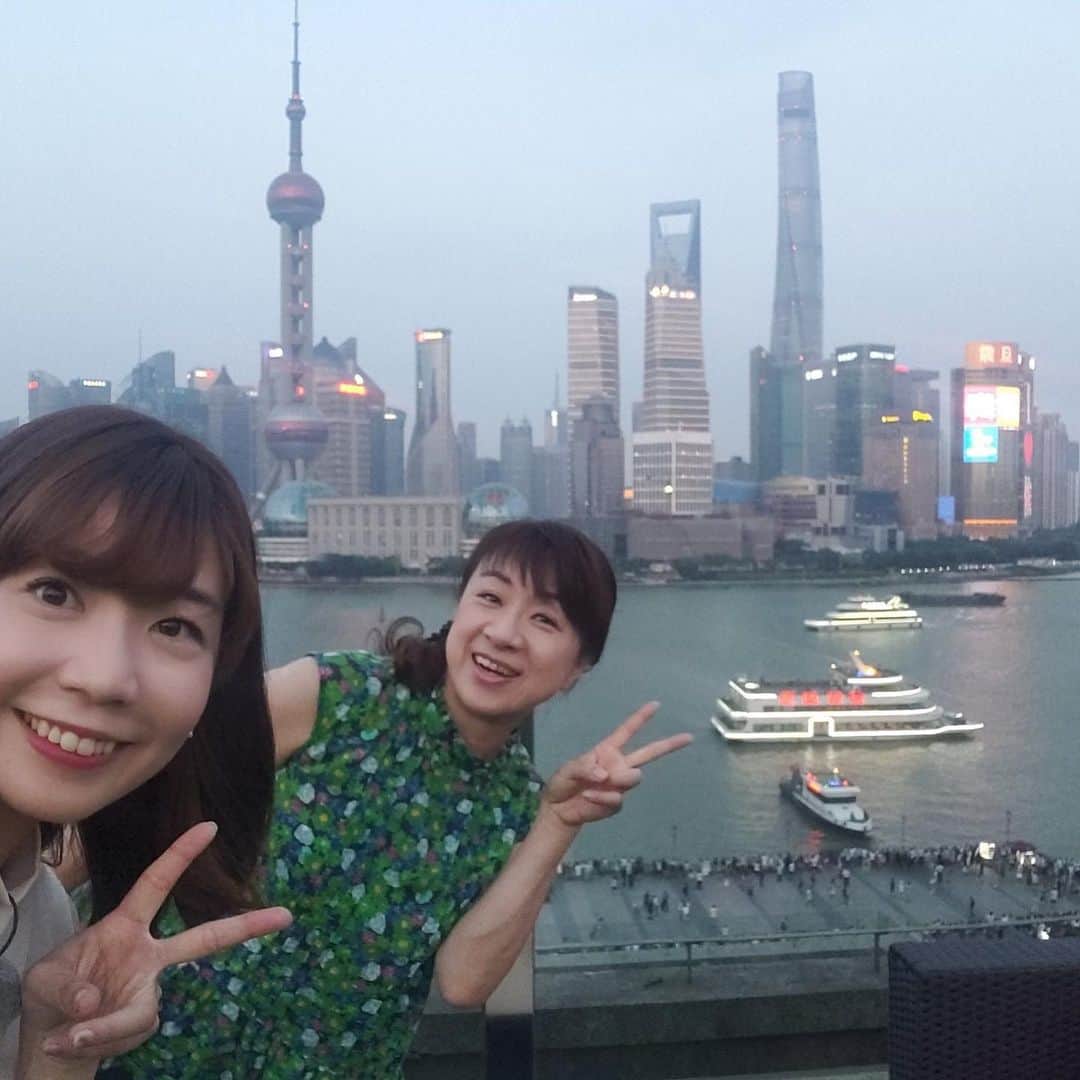 南海放送さんのインスタグラム写真 - (南海放送Instagram)「9月はもぎたてテレビ・フォトジェニック上海と上海シリーズをお届けしました！  オシャレな街並みに大都会の絶景、グルメなど魅力満載の上海！皆さんも遊びに行ってみてくださいね！ 南海放送YouTubeチャンネルでもご覧いただけます！ bit.ly/2maDPwn  #上海旅行　#もぎたてテレビ　#星加奈緒 のフォトジェニック」9月27日 23時39分 - nankaihoso_rnb