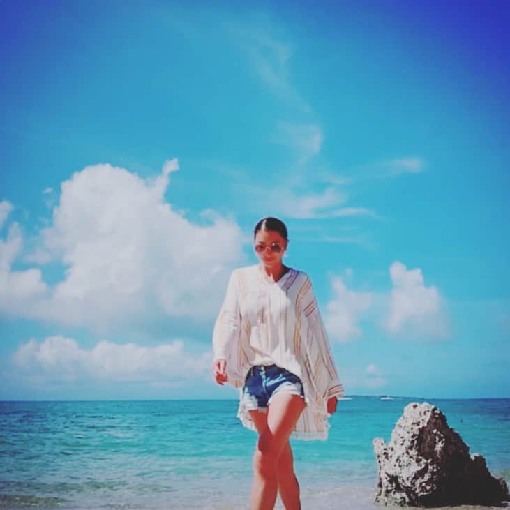 福田朋夏さんのインスタグラム写真 - (福田朋夏Instagram)「やっぱり海のそばが一番幸せでいられる😌💗これからもずっと海と一緒に生きたいな🐬✨ #freediving #apnea #beach #okinawa #islandlife #happiness」9月27日 23時51分 - tomoka_fukuda