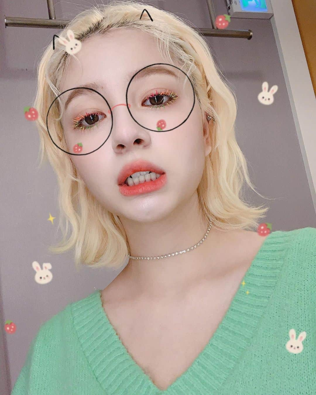 Shannonさんのインスタグラム写真 - (ShannonInstagram)「Did a recreation of Red Velvet’s Yeri look for my friend’s @hyuuunny youtube channel will be coming up soon! 🌈」9月27日 23時53分 - shannonarrumwilliams