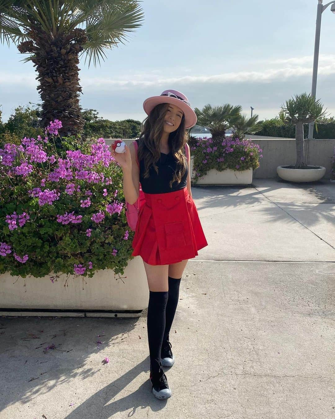 Pokimaneさんのインスタグラム写真 - (PokimaneInstagram)「pokimane pokemon cosplay 😁 swipe to see serena ➡️ 😱」9月28日 10時16分 - pokimanelol