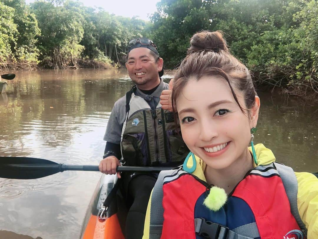 片瀬那奈さんのインスタグラム写真 - (片瀬那奈Instagram)「本日16:00〜テレビ東京にて 「美らの島の七色の景色 片瀬那奈  忘れられない一瞬へ。」が放送されます☺️🏖 沖縄の素敵な場所に沢山行きました🌺 こんな青の海は初めてで感動したし、虹を沢山見たり🌈カヤックに乗ったり、山を散策したり、パイナップル収穫したり、アートにふれたり、語らったり、、、⭐️ 心が豊かになる旅を経験させてもらいました😌💕何度も沖縄には行っていますが行った場所は全て初めてでした！ 私は特に古宇利島が印象に残っています🐠皆さんも、きっと行きたくなるはずです❤️是非ご覧ください😉#沖縄#海#虹#カヤック#古宇利島#ガジュマル #紀行 #旅番組」9月28日 10時25分 - nana_katase