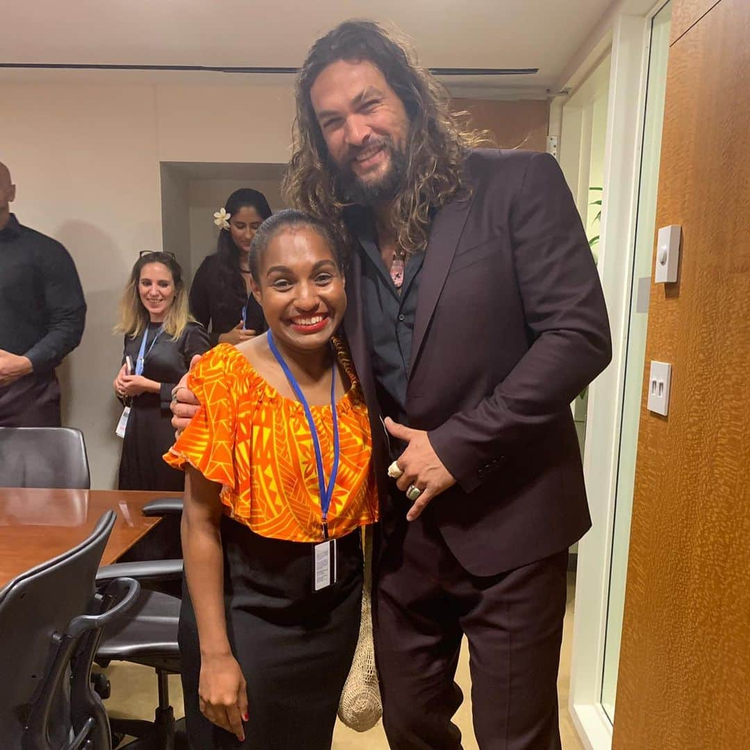 ジェイソン・モモアさんのインスタグラム写真 - (ジェイソン・モモアInstagram)「That was a life changing moment, a true honor to represent island nations at the UN. It takes an amazing team and support system to pull off something like this.  I am deeply grateful to my wife and children, my mother @lonelywhale @duneives @realdealmada @paakai97 @maluhiakinimaka @UnitedNations @UN_PGA #kukiaimauna  #SAMOAPathway #SIDSSummit.  Aloha j #purpsonpurpslookgood #wegotsomethingtosay #nomorehalf-assing #3kanakasandaMADA」9月28日 2時05分 - prideofgypsies