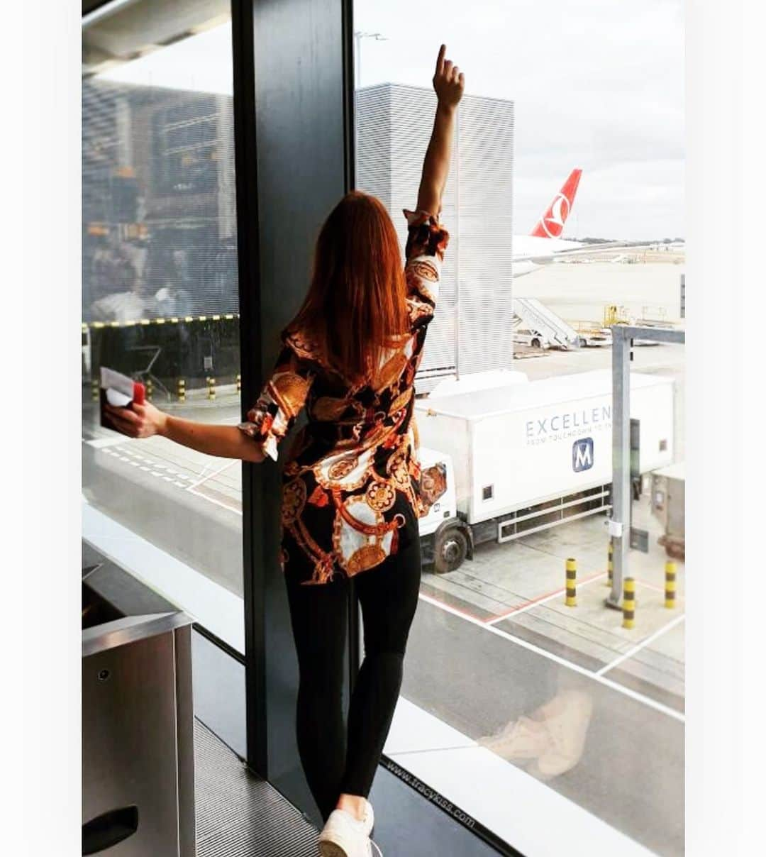 トレーシー・キスさんのインスタグラム写真 - (トレーシー・キスInstagram)「Goodbye England, hello Turkey! 🇹🇷 I’m sooo excited for my breast enlargement surgery Saturday morning (tomorrow) with @drserbulent don’t forget my darlings I’ll be keeping a blog on the entire process - as if you’re here with me! Any questions you have feel free to ask and thank you for joining me on such an exciting journey 🙌🏻 ------------------------ #touchdown #turkey #plasticsurgery #surgery #tracykiss #gymlife #bodygoals #feminism #muscles #earnedit #tattoo #healthy #bodytransformation #inspiration #gains #motivation #ootd #fashion #weightloss #fitness #success #girlpower #redhead #ootn #lotd #veganism #girl #gym #bodybuilding #vegan」9月28日 2時08分 - tracykissdotcom