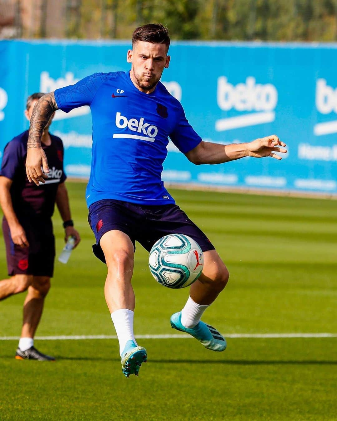 FCバルセロナさんのインスタグラム写真 - (FCバルセロナInstagram)「Focused ⚽️👀🔜 #GetafeBarça 🔵🔴 #ForçaBarça」9月28日 2時20分 - fcbarcelona