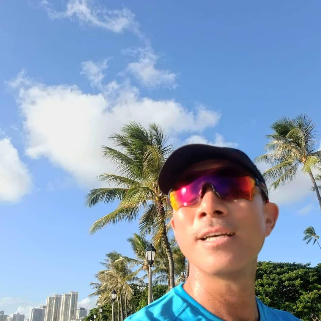 前園真聖さんのインスタグラム写真 - (前園真聖Instagram)「今日のハワイの気候は最高に気持ちいいです☀🌈 #hawaii #waikiki #ハワイ #ゆるラン #前園真聖」9月28日 5時51分 - maezono_masakiyo