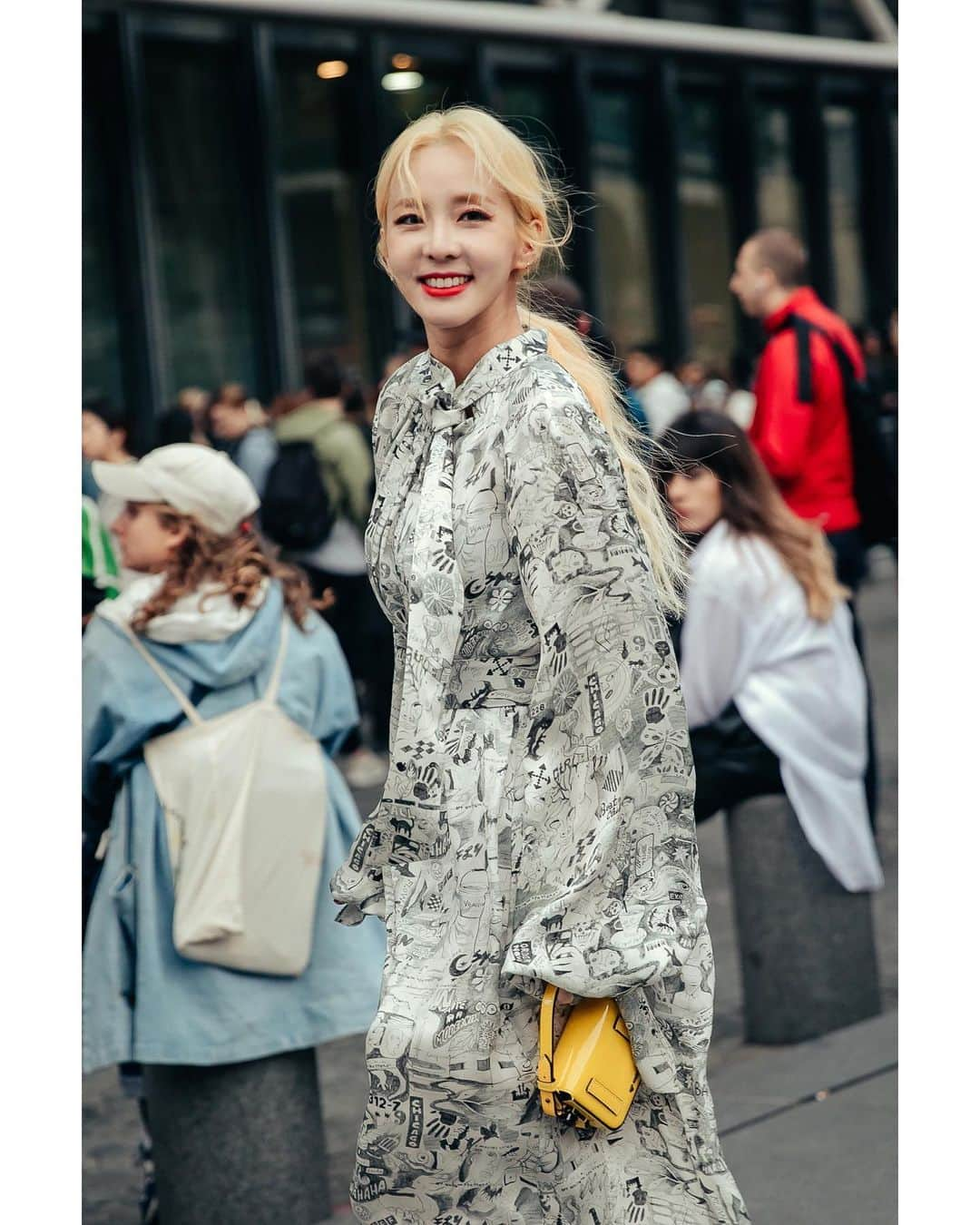 ダラ さんのインスタグラム写真 - (ダラ Instagram)「#dara #pfw @off____white 💟 photo by @jaylim1 📸🙏🏻」9月28日 6時24分 - daraxxi