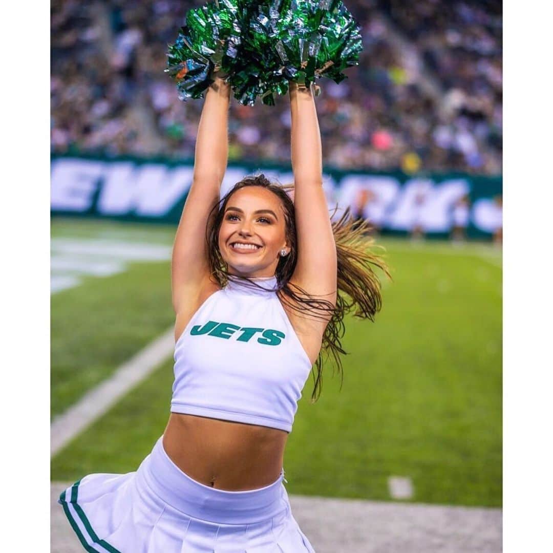 Jets Flight Crewのインスタグラム：「That F R I D A Y feeling! 🌟」