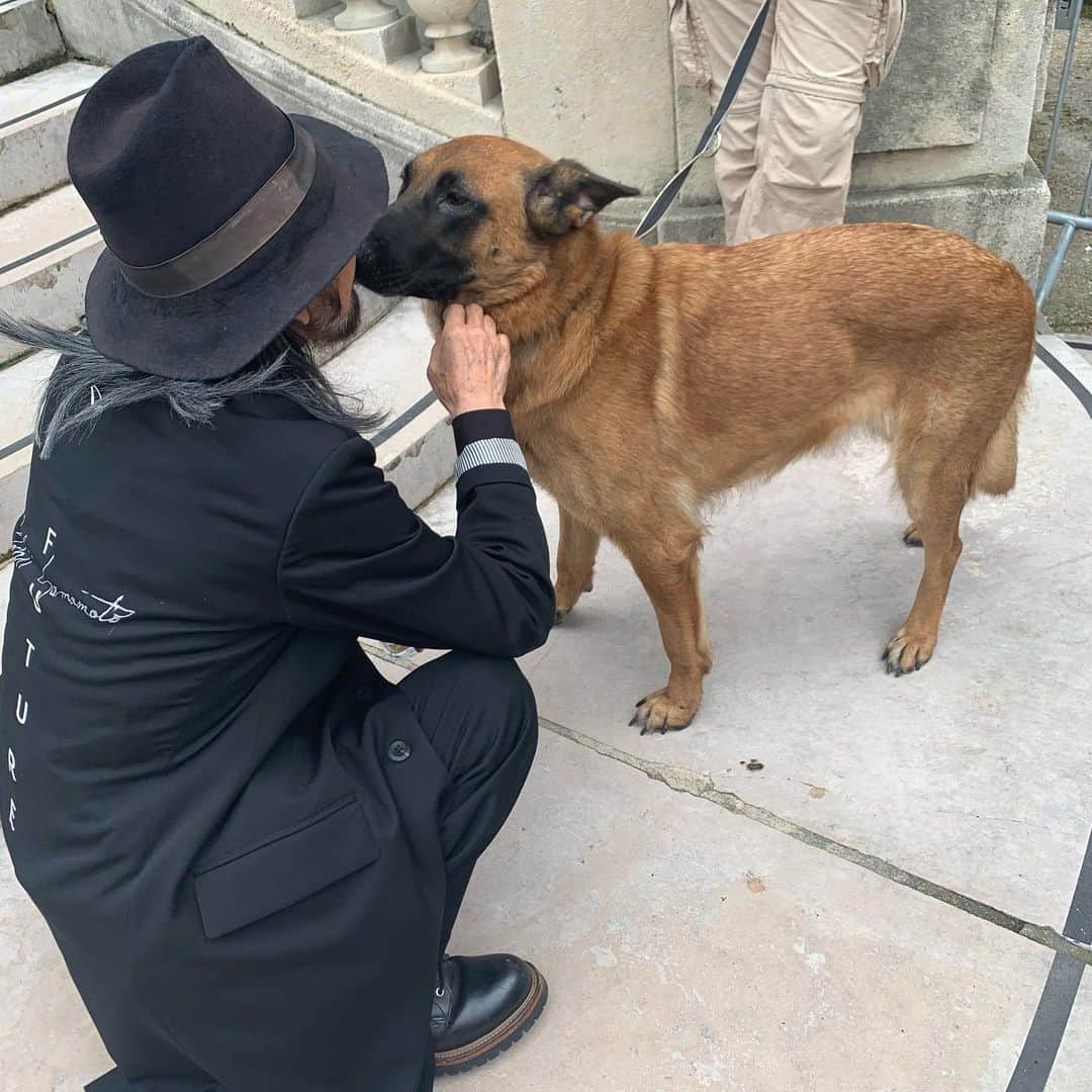山本里美のインスタグラム：「lovely daddy🖤🐶」