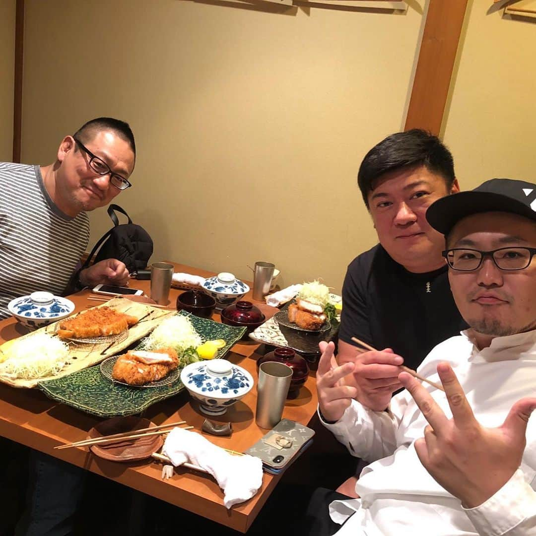 高木三四郎さんのインスタグラム写真 - (高木三四郎Instagram)「気まずいぐらい美味しすぎた！はやくも来月の予約を入れちゃいました！  車力門 ちゃわんぶ 03-3356-1680 東京都新宿区荒木町3-22 島ビル 1F https://tabelog.com/tokyo/A1309/A130903/13234679/ #ddtpro #プロレス #四谷三丁目 #とんかつ  #ちゃわんぶ」9月28日 8時55分 - t346fire