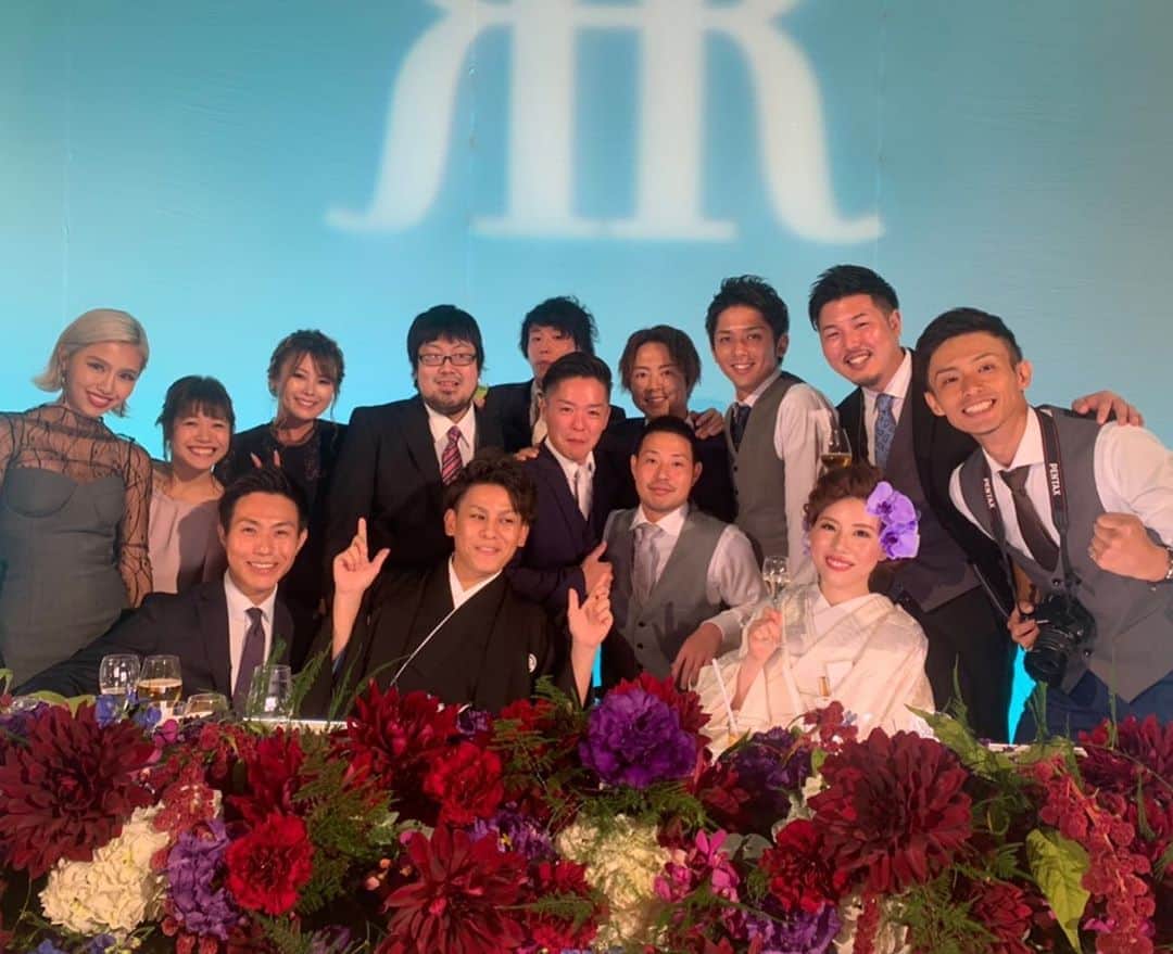 寺口泰海のインスタグラム：「僕の先輩で尊敬している！ 亮介くんの結婚式でした😊  ９年前からお世話になってる二人の結婚式素晴らしかったです^_^ 僕も後に続きます🥂  #wedding #結婚式」