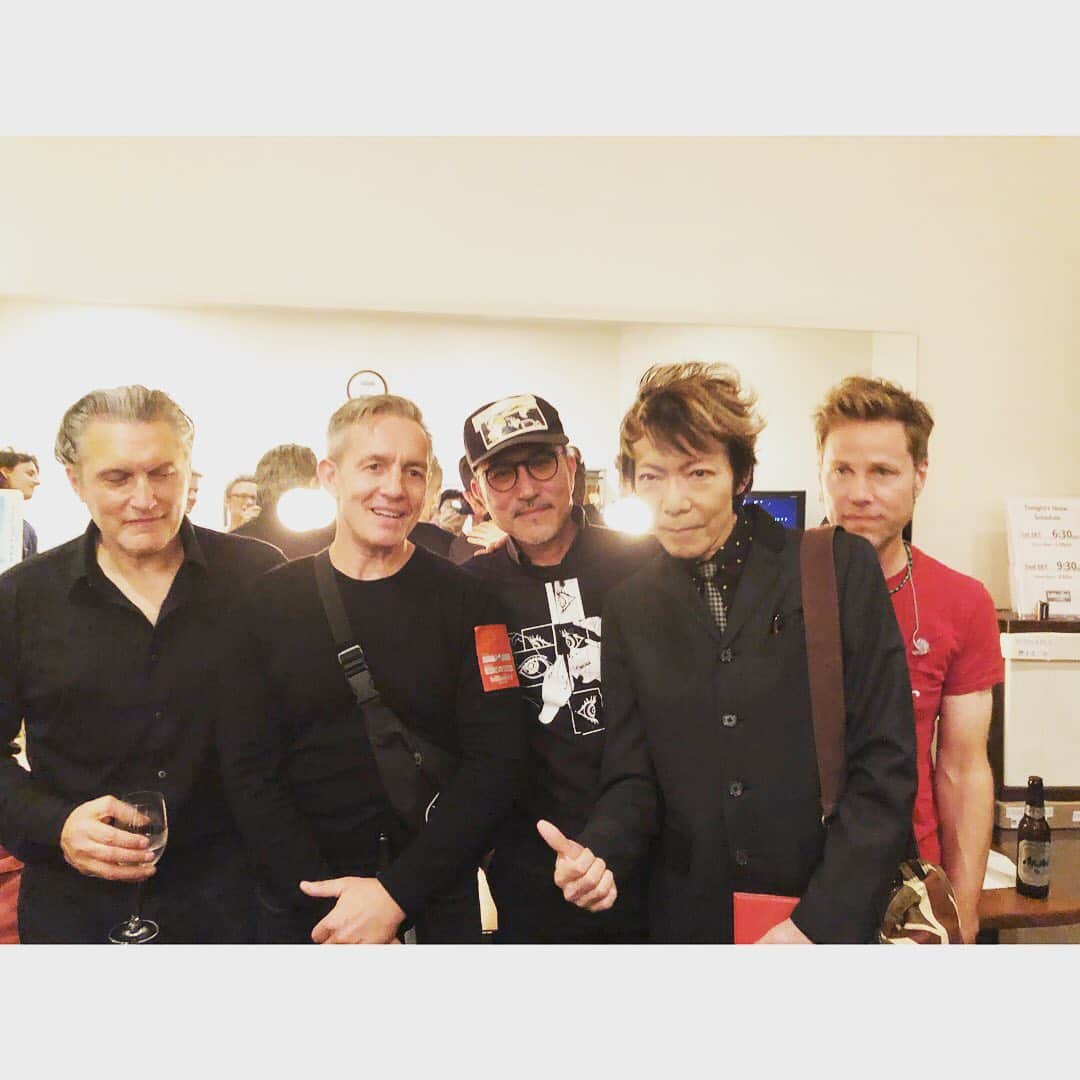 高橋幸宏さんのインスタグラム写真 - (高橋幸宏Instagram)「昨夜Steveの新しいバンド「EXIT NORTH」のライブ後のバックステージにて,,, メンバー全員揃ってはいませんけれど。 #exitnorth  #backstage」9月28日 19時02分 - room66_yukihiro