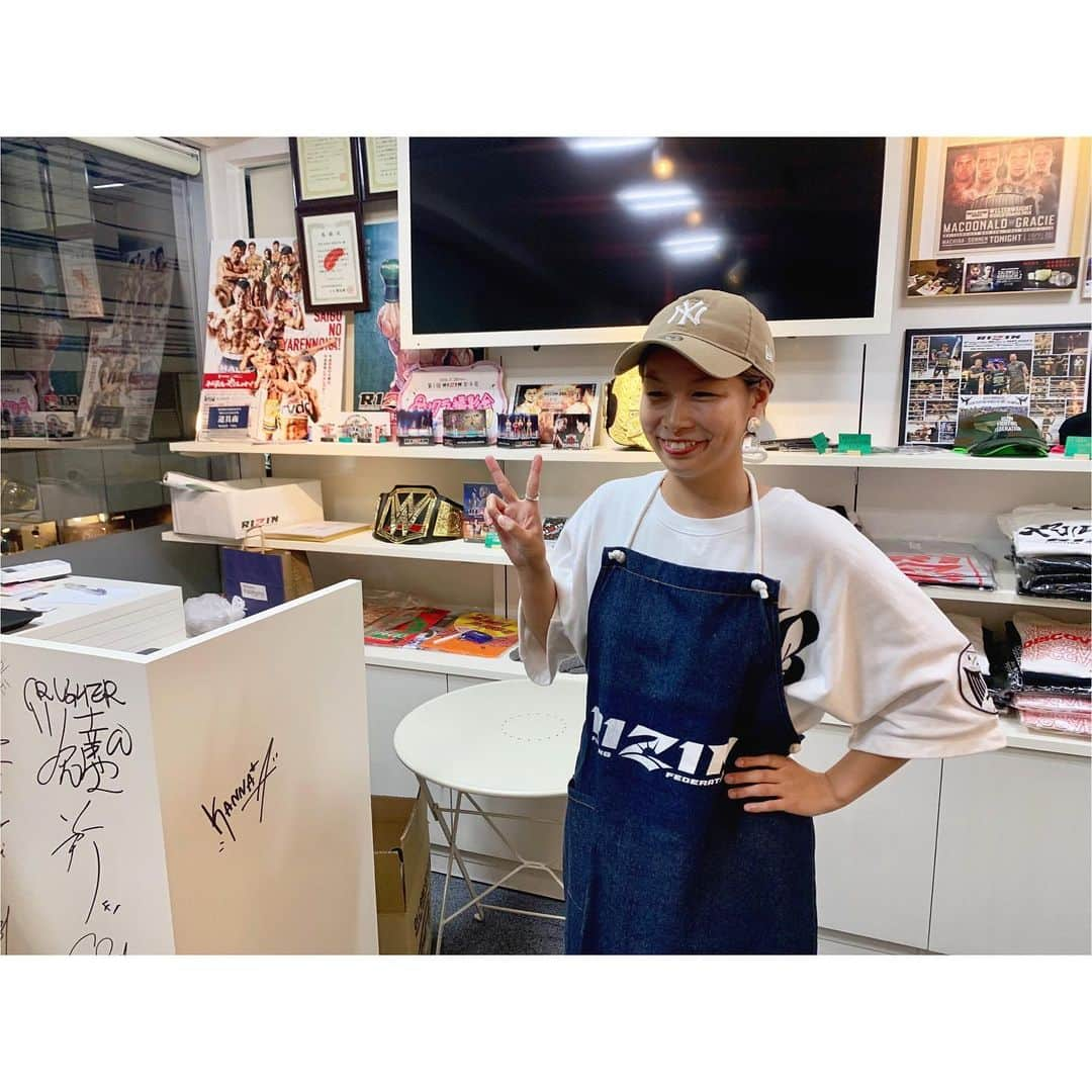 浅倉カンナさんのインスタグラム写真 - (浅倉カンナInstagram)「RIZIN SHOP一日店長！ 皆さんありがとうございました！ @rizin_pr」9月28日 19時15分 - a_kanna_