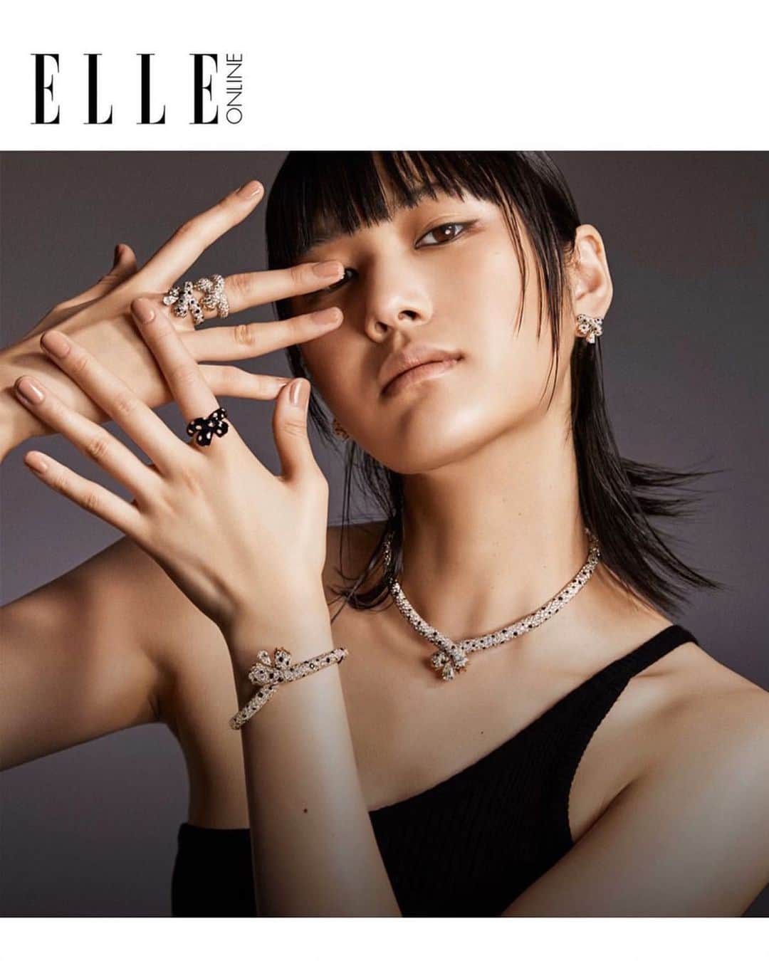 新井貴子さんのインスタグラム写真 - (新井貴子Instagram)「ELLE JAPAN ONLINE with beautiful @fredparis_official💎✨ . 気高くしなやかな豹をモチーフにしたジュエリー達が素敵でした🐯♥️ . Photo by @takanoriokuwaki  Styled by @rena_semba  Hair by @goutsugihair  Makeup by @mari11pp  Thank you to the lovely team💖」9月28日 19時53分 - kikoarai