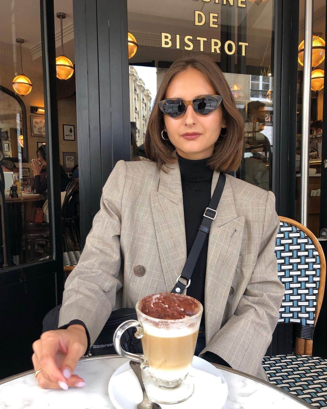 のインスタグラム：「Bonjour PARIS ☕️🇫🇷」