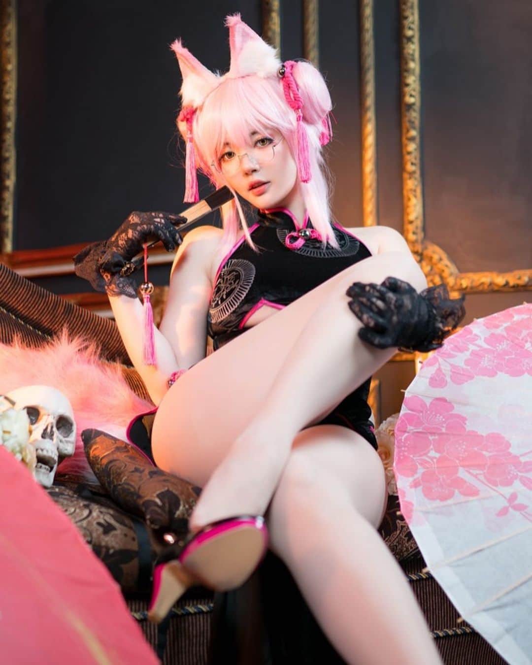 YingTzeさんのインスタグラム写真 - (YingTzeInstagram)「I like this Tamamo version because pink fox ears , megane and that bold qipao design ! 🥰 _ 🌟 Tamamo Vitch Photobook 🌟 3 more days till Pre-Order closes for my latest Merchandise ! Each order comes with a Tamamo Badge , Printed Polaroid and a Postcard. 💖 International ▶️ yingtze.bigcartel.com Malaysia ▶️ https://bit.ly/2mjTcTg ( for IG , check out my IG Story Highlights for the swipe up link ) _ p/s : Patrons get 10 % off all my merch ~ remember to use the discount code. You can find it at my latest Patreon post. 💖👌🏻 📸 @17.ambition  #blessed #fategrandorder #fatecosplay #tamamo #tamamocosplay #fgocosplay」9月28日 11時39分 - yingtze