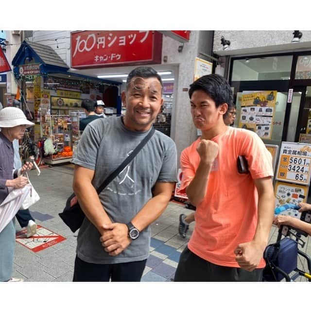 中野英雄さんのインスタグラム写真 - (中野英雄Instagram)「HONEBONEに遭遇 ウォーキング途中に HONEBONEの2人に 会いました‼️ 元気いっぱいの2人でした  #HONEBONE #walking #asagaya  #instagood #happy  #japan #enjoy」9月28日 11時47分 - hideo_nakano