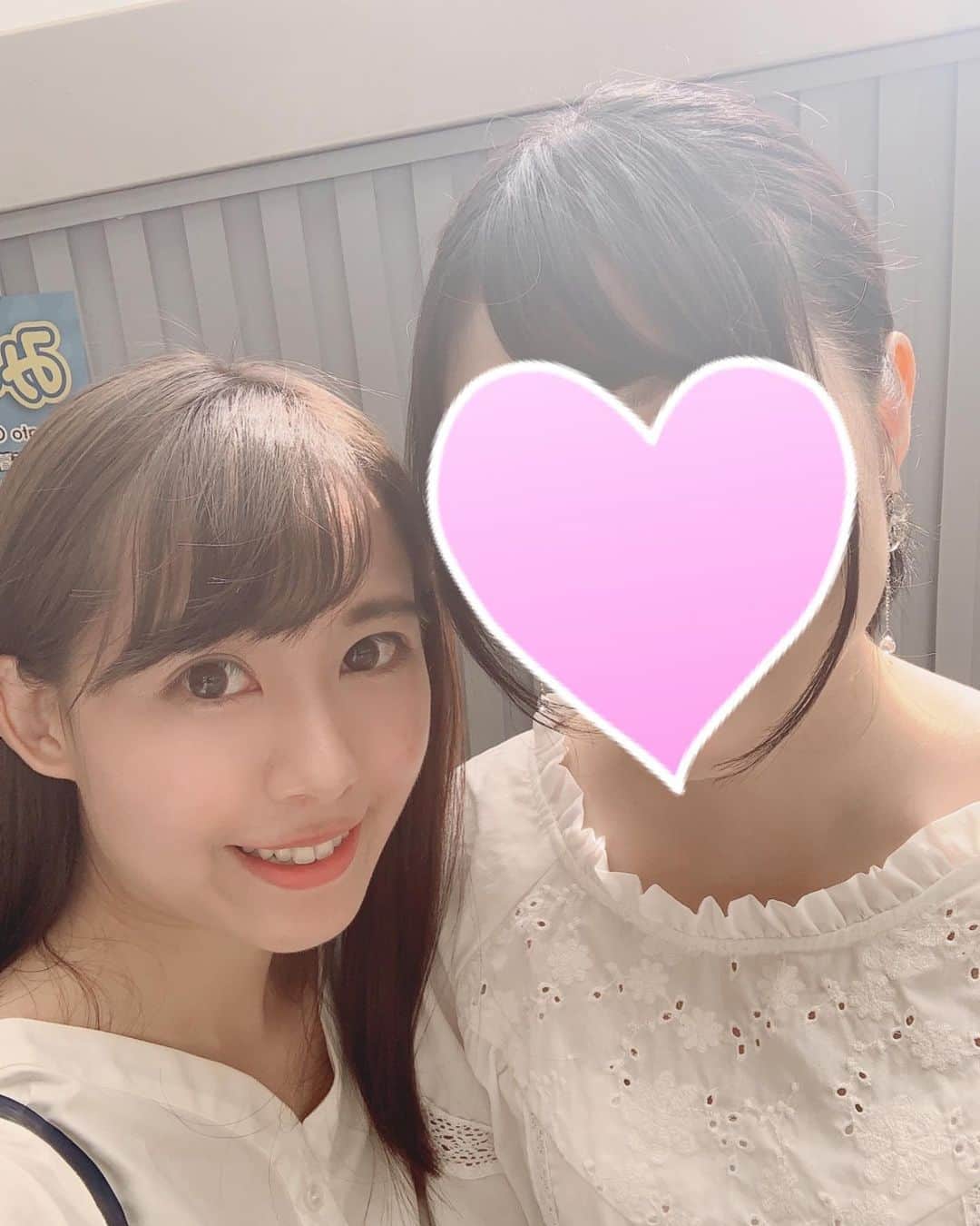 のインスタグラム：「推しメン(大学の超美人な女の子)が #オンワード の展示会？セール？に誘ってくれて可愛いお洋服買った😍 そしていつまでも風邪が治らない ・ ・ ・ #展示会 #自撮り #オンワードファミリーセール #大学生 #女子大生 #被写体 #読モ #サロモ #自撮り #ショッピング」