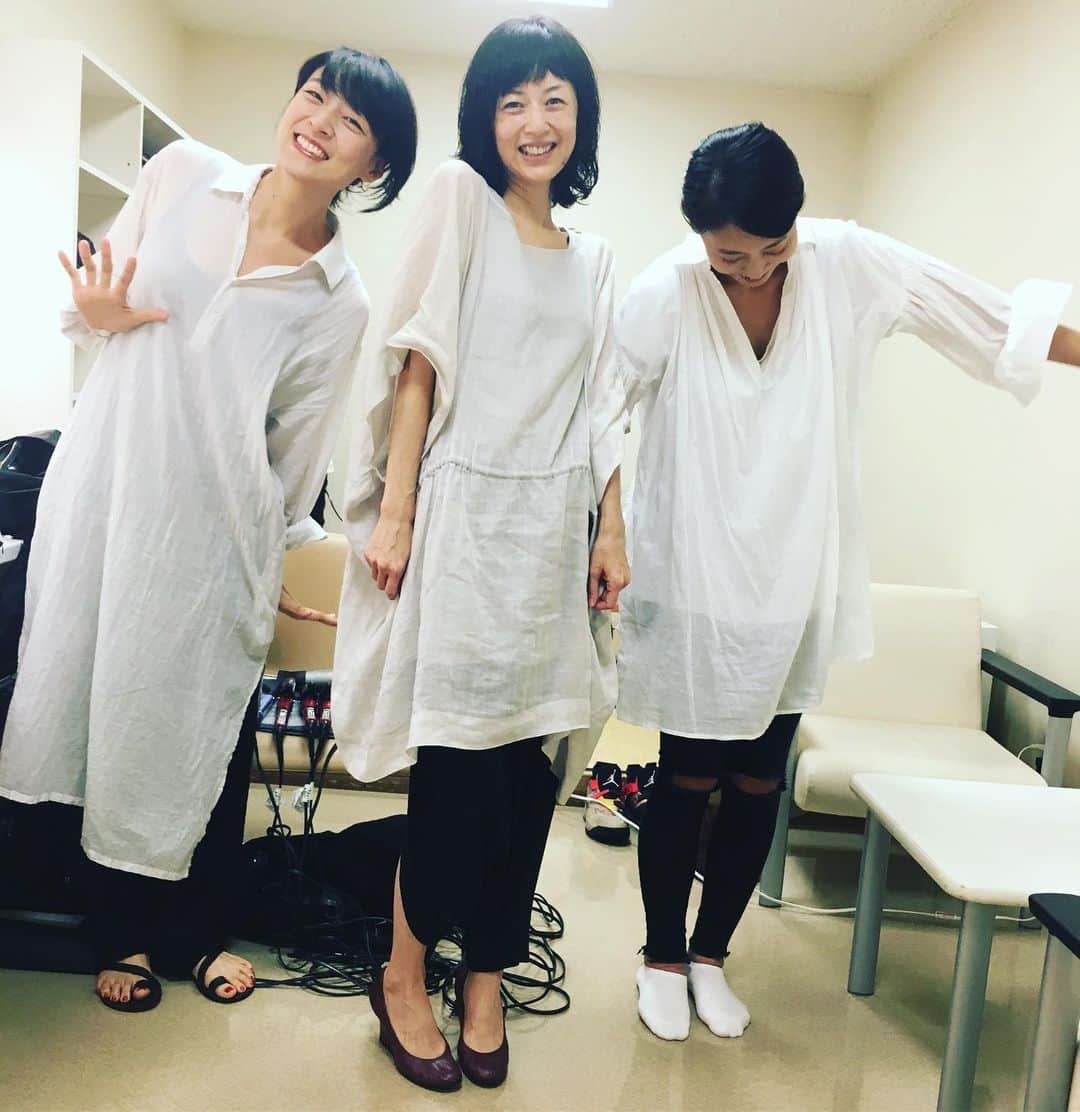 高岡早紀 さんのインスタグラム写真 - (高岡早紀 Instagram)「今朝はみんなおんなじ気分だったのね〜 私服が被ってる〜…笑  #私服」9月28日 13時18分 - saki_takaoka