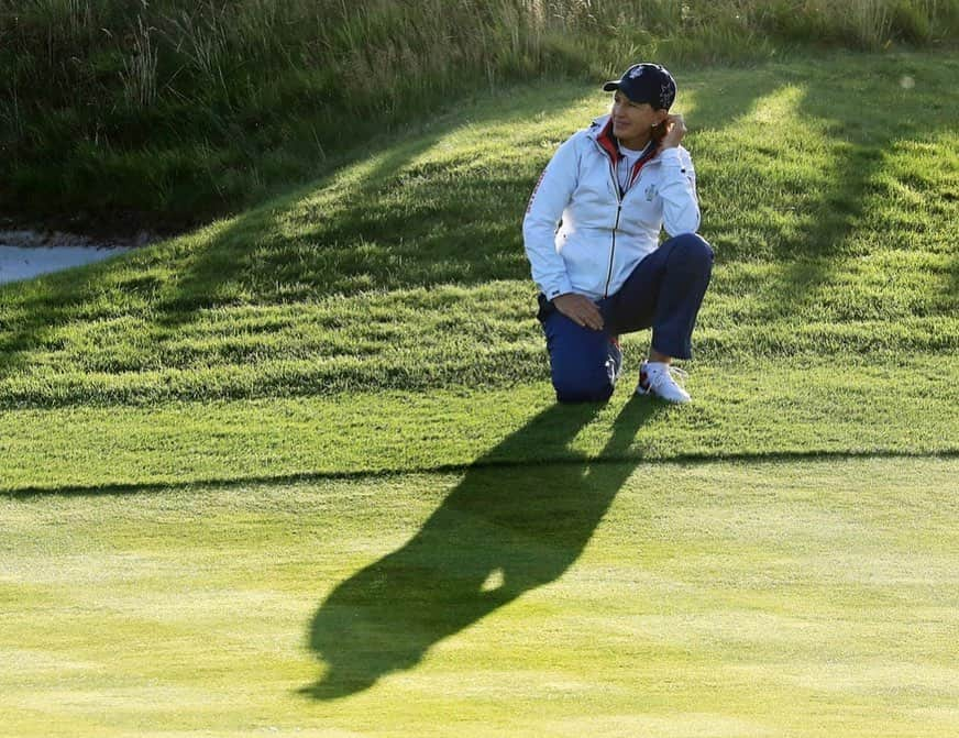 ジュリ・インクスターさんのインスタグラム写真 - (ジュリ・インクスターInstagram)「Can’t find the words to describe how much fun we had at Solheim. I am honored to represent at LPGA Solheim 2019. It was an incredible experience and I’m so proud of our team. Thank you to my Ass. Captains @pat_hurst @w2golfpro @nancylopezgolf. Congrats to @beanymat and @solheimcupeuro. Thank you for all the @solheimcupusa support, we love playing for you all! I love my team, you guys were amazing 🇺🇸 #jofit #weathermanumbrella」9月28日 13時20分 - juliinkster