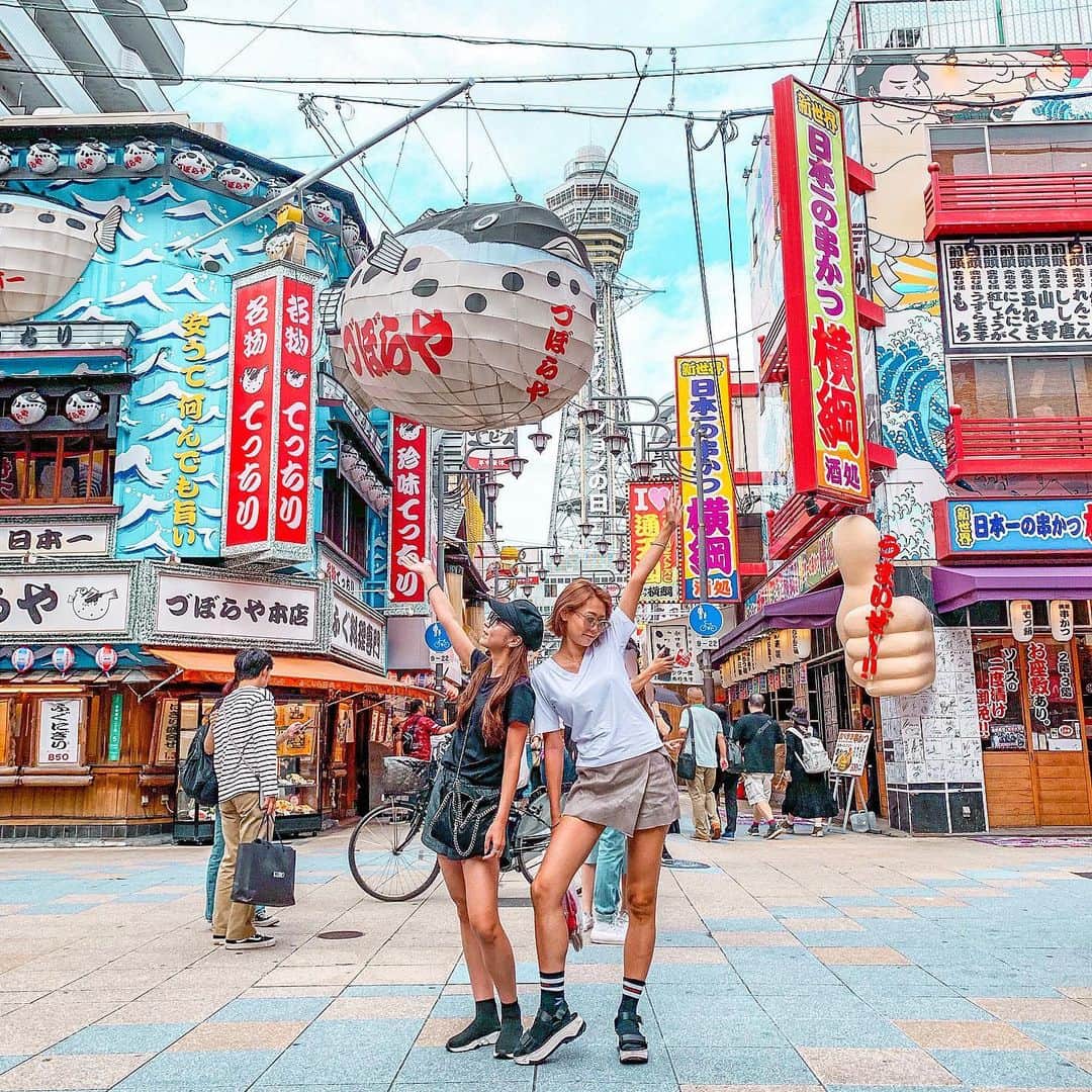 のインスタグラム：「ちんたら更新してたらもう週末になっちゃったよ🔥. . 大阪旅行postこれにて終了🥺. . 大阪またいきたーい！🔥. . 行きたいところありすぎる🔥🔥🔥🔥🔥. . 太一、遊んでくれてありがとう❤️❤️❤️. . #tobecontinued  #大阪#osaka#新世界 #通天閣#新世界こわい#ある意味ワンピースの世界 #海賊みたいな人たくさんいた #🐙 #大阪観光シリーズ」