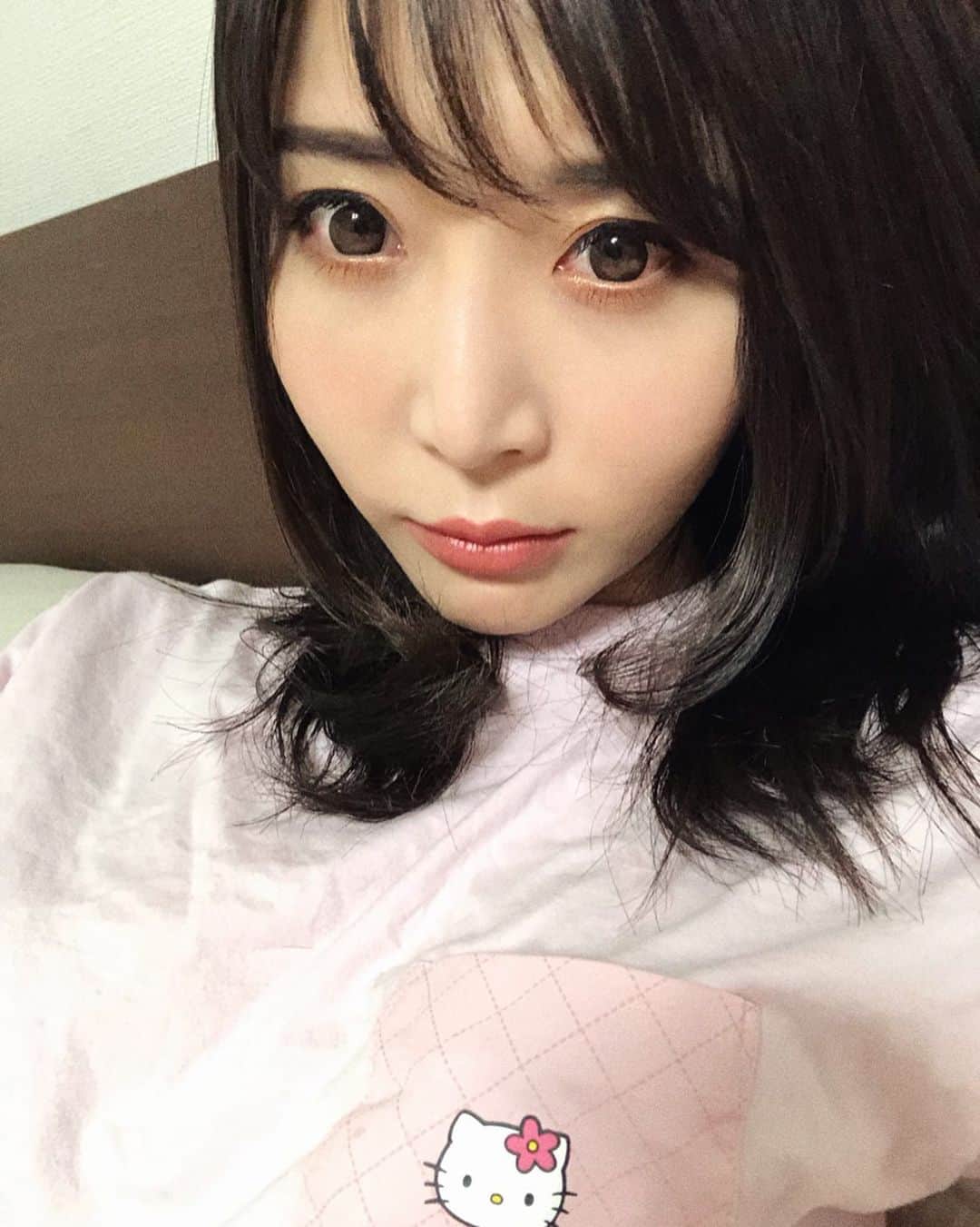 七菜乃さんのインスタグラム写真 - (七菜乃Instagram)「昨日はなななのナイト🍶 酒桂田さんにて❣️ @sakekatsurada  ありがとうございましたー！！ 美味しいお酒を皆さんが沢山飲ませてけれて私はとても嬉しいです😂 だけど、酔っ払いすぎて 写真撮るの忘れました😂😂😂 これは行く前に撮っておいた自撮り😂  来月もします！今日にちを桂田さんと決めてるから、詳細お待ち下さい😊」9月28日 13時32分 - nananano.nano