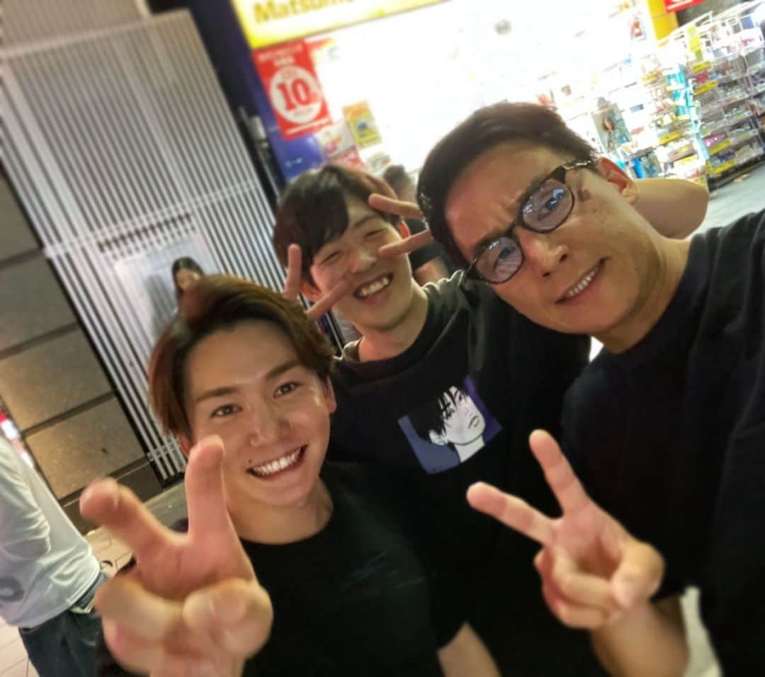 江原騎士さんのインスタグラム写真 - (江原騎士Instagram)「丈志さんと久しぶりのご飯！ いっぱい話せて楽しかったぁ。 どこまでも尊敬しかない。。 美味しい焼肉ご馳走様でした！ 会えて嬉しかった😭🥺 #松田丈志 #将来なりたい人像 #坂井聖人 #かわいいピース」9月28日 13時35分 - ehara_knight