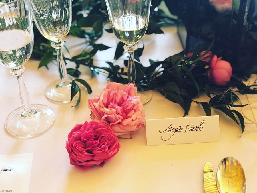 神崎恵さんのインスタグラム写真 - (神崎恵Instagram)「Miss Dior Lunch 🍽🌹 ミスディオール に合わせて、わたしもピンクで出席しています。 ピンク。いくつになってもときめく色。 #diorgrasse @diorparfums #missdiorpink」9月28日 13時38分 - megumi_kanzaki