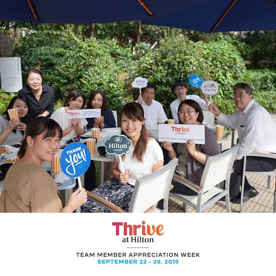 ヒルトン東京ベイ Hilton Tokyo Bayさんのインスタグラム写真 - (ヒルトン東京ベイ Hilton Tokyo BayInstagram)「Team Member Appreciation Week（チームメンバー感謝週間） のメインイベントは、ガーデンプール・ピクニックです🎈﻿ ﻿ 産休・育休中のチームメンバーも招待して、チームメンバーみんなが大好きな深緑に囲まれたガーデンプールで開催🏖シェフ特製の“ラグビー・バーガー”やフィッシュ＆チップス、お弁当（8種類も！）、そしてアイスクリームを、心地良い日差しを感じながら満喫しました🍔🍟👍みんな、毎日本当にありがとう‼️ ﻿ ﻿ Picnic time at Garden Pool🏖 to celebrate Team Member Appreciation Week with all you can eat from Chef’s special “Rugby Burger” 🍔🍟to Fish & Chips, Bento box, and ice cream🍨 Happy to have team members on maternity leave join us👍﻿ ﻿ Big thank you to everything you do✨We could not be where we are today without you all‼️﻿ ﻿ #ヒルトン東京ベイ #チームメンバー #ありがとう　#感謝　#東京ディズニーリゾート #おもてなし #ヒルトン #ワンチーム #チーム﻿ #WeAreHilton #WeAreHospitality #Hilton #hiltontokyobay #team #teammembers #contest #appreciation #work #worklife #teamwork #celebration #event #fun #hospitality #lovemyjob #TMAWContest #oneteam #hilton100 #hilton100anniversary﻿」9月28日 14時43分 - hiltontokyobay