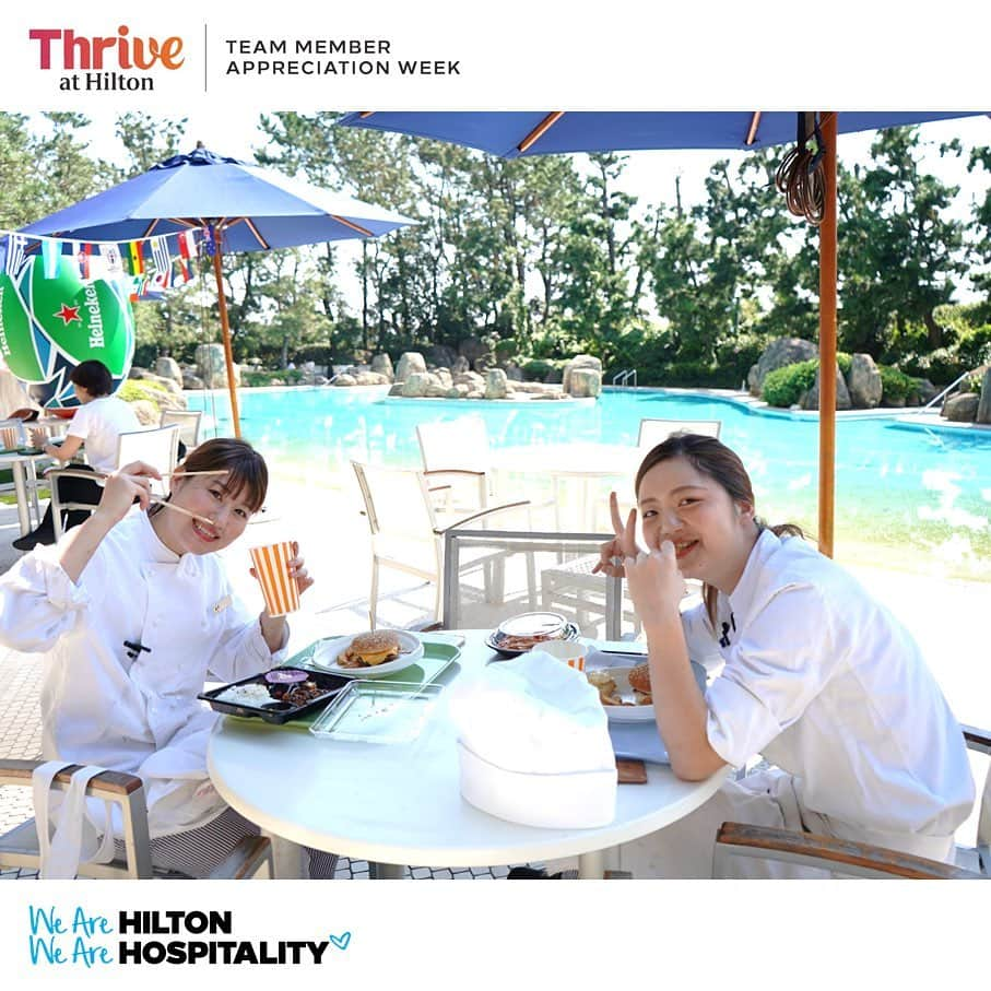 ヒルトン東京ベイ Hilton Tokyo Bayさんのインスタグラム写真 - (ヒルトン東京ベイ Hilton Tokyo BayInstagram)「Team Member Appreciation Week（チームメンバー感謝週間） のメインイベントは、ガーデンプール・ピクニックです🎈﻿ ﻿ 産休・育休中のチームメンバーも招待して、チームメンバーみんなが大好きな深緑に囲まれたガーデンプールで開催🏖シェフ特製の“ラグビー・バーガー”やフィッシュ＆チップス、お弁当（8種類も！）、そしてアイスクリームを、心地良い日差しを感じながら満喫しました🍔🍟👍みんな、毎日本当にありがとう‼️ ﻿ ﻿ Picnic time at Garden Pool🏖 to celebrate Team Member Appreciation Week with all you can eat from Chef’s special “Rugby Burger” 🍔🍟to Fish & Chips, Bento box, and ice cream🍨 Happy to have team members on maternity leave join us👍﻿ ﻿ Big thank you to everything you do✨We could not be where we are today without you all‼️﻿ ﻿ #ヒルトン東京ベイ #チームメンバー #ありがとう　#感謝　#東京ディズニーリゾート #おもてなし #ヒルトン #ワンチーム #チーム﻿ #WeAreHilton #WeAreHospitality #Hilton #hiltontokyobay #team #teammembers #contest #appreciation #work #worklife #teamwork #celebration #event #fun #hospitality #lovemyjob #TMAWContest #oneteam #hilton100 #hilton100anniversary﻿」9月28日 14時43分 - hiltontokyobay