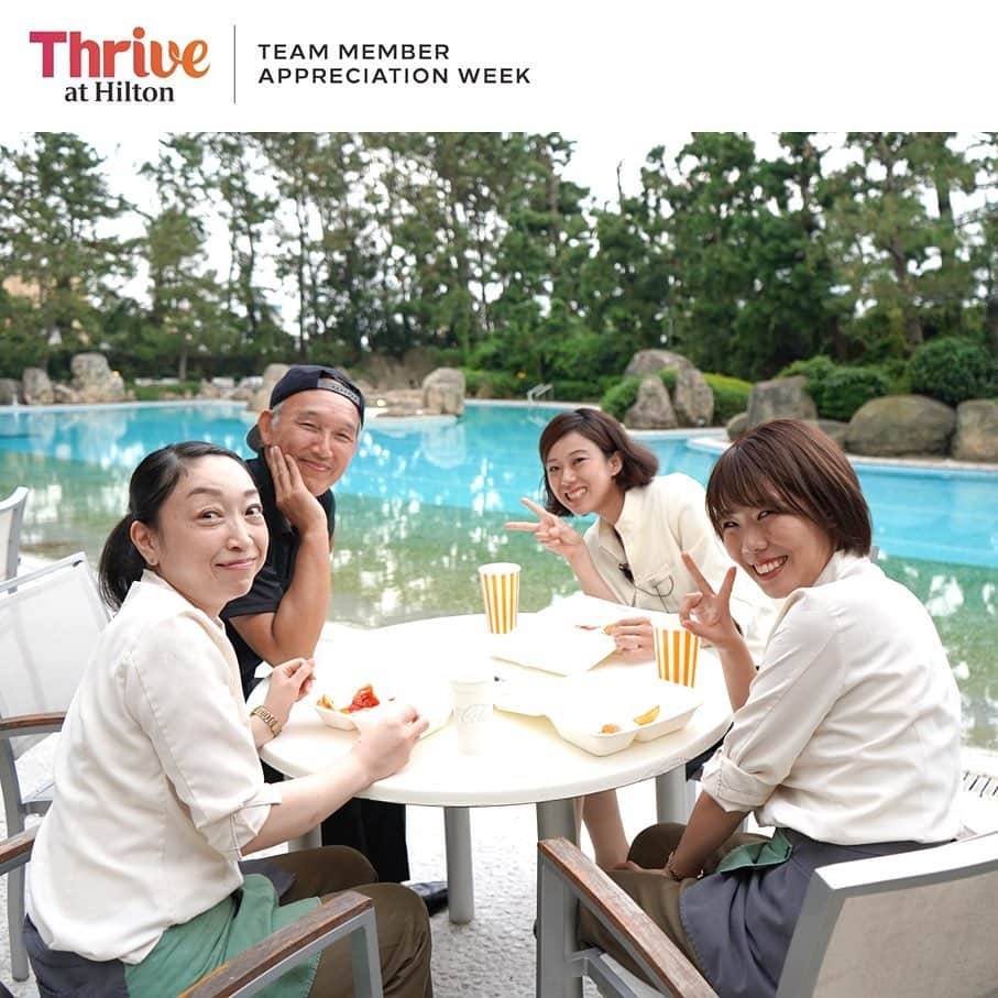 ヒルトン東京ベイ Hilton Tokyo Bayさんのインスタグラム写真 - (ヒルトン東京ベイ Hilton Tokyo BayInstagram)「Team Member Appreciation Week（チームメンバー感謝週間） のメインイベントは、ガーデンプール・ピクニックです🎈﻿ ﻿ 産休・育休中のチームメンバーも招待して、チームメンバーみんなが大好きな深緑に囲まれたガーデンプールで開催🏖シェフ特製の“ラグビー・バーガー”やフィッシュ＆チップス、お弁当（8種類も！）、そしてアイスクリームを、心地良い日差しを感じながら満喫しました🍔🍟👍みんな、毎日本当にありがとう‼️ ﻿ ﻿ Picnic time at Garden Pool🏖 to celebrate Team Member Appreciation Week with all you can eat from Chef’s special “Rugby Burger” 🍔🍟to Fish & Chips, Bento box, and ice cream🍨 Happy to have team members on maternity leave join us👍﻿ ﻿ Big thank you to everything you do✨We could not be where we are today without you all‼️﻿ ﻿ #ヒルトン東京ベイ #チームメンバー #ありがとう　#感謝　#東京ディズニーリゾート #おもてなし #ヒルトン #ワンチーム #チーム﻿ #WeAreHilton #WeAreHospitality #Hilton #hiltontokyobay #team #teammembers #contest #appreciation #work #worklife #teamwork #celebration #event #fun #hospitality #lovemyjob #TMAWContest #oneteam #hilton100 #hilton100anniversary﻿」9月28日 14時43分 - hiltontokyobay