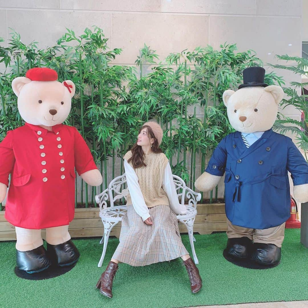 大島麻衣さんのインスタグラム写真 - (大島麻衣Instagram)「🧸テディベアに挟まれたいがち🧸 #テディベア #teddybear #korea  #한국 #속초 #촬영」9月28日 14時48分 - maioshima911