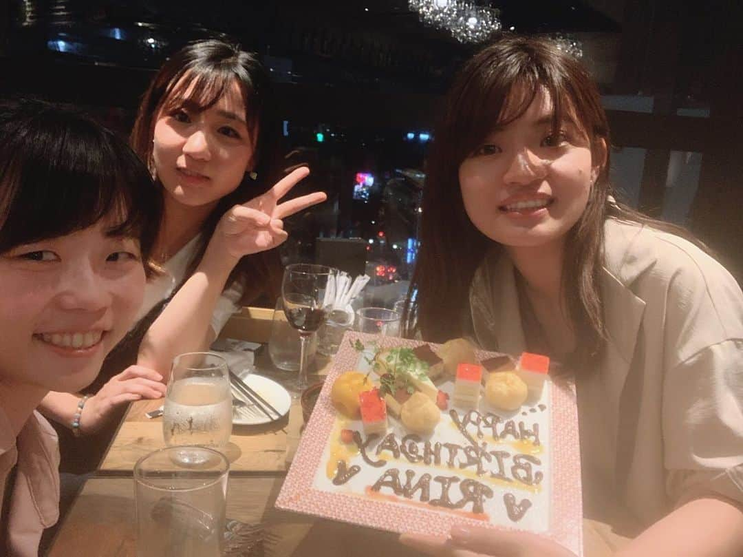 藤沢里菜さんのインスタグラム写真 - (藤沢里菜Instagram)「先日、万里子ちゃんとみゆちゃんにお誕生日のお祝いしてもらいました🥰✨2人とはもう、13年くらい前から道場で一緒であの頃がすごい懐かしい。。久しぶりの3人でとても嬉しかった😁#出口万里子#新井満涌#洪道場」9月28日 20時21分 - rina_fujisawa