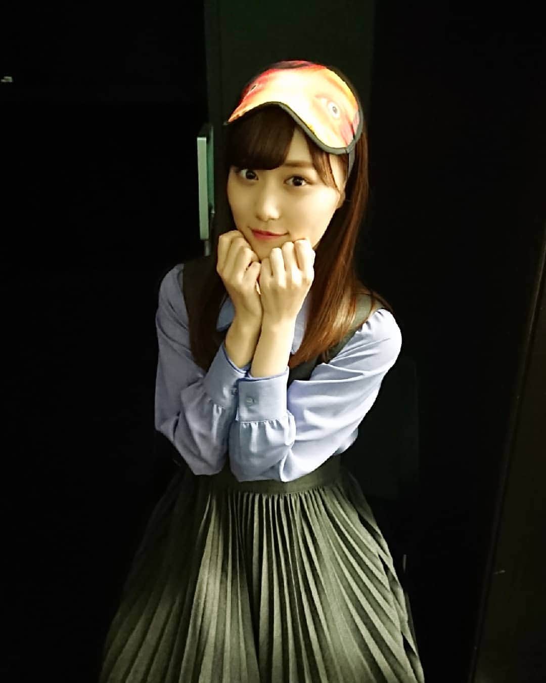 日本テレビ「ザンビ」のインスタグラム：「. 「#ザンビ THE ROOM 最後の選択」 すみません！！ オフショットまだありました〰️！ . #山下美月 🌕 #みづきさん #マイアイマスク #睡眠の秋 #読書の秋 #食欲の秋 . #乃木坂46」