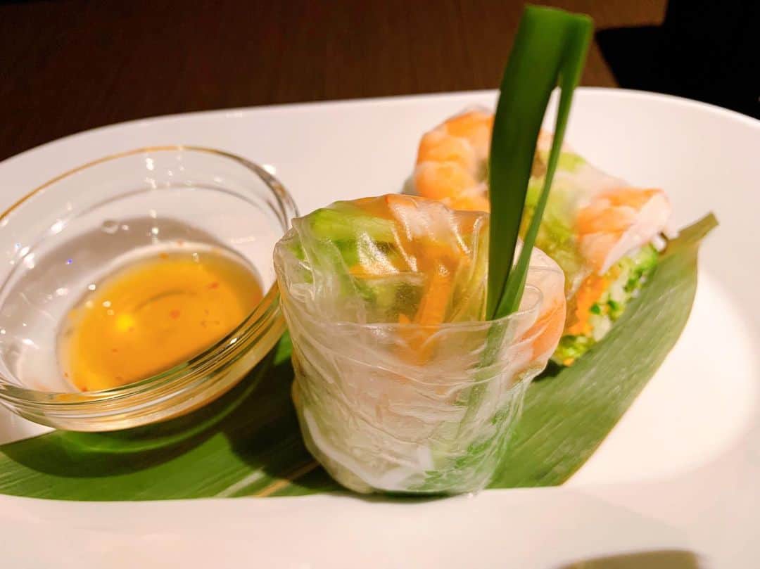 宍戸留美のインスタグラム：「#生春巻き #神保町 #楽屋 #音楽 #ご飯 #素敵な時間 #目黒ひとみ #山崎洋一 #歌」