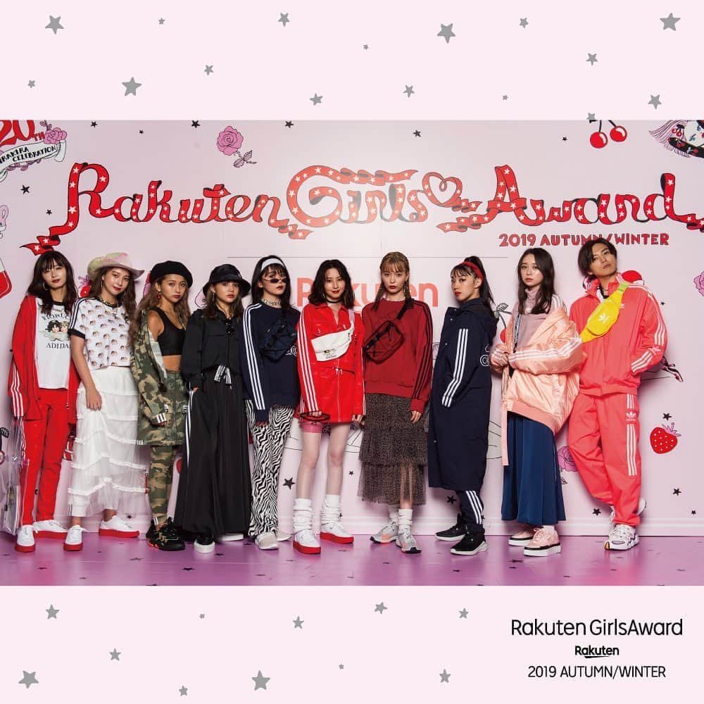 ガールズアワードさんのインスタグラム写真 - (ガールズアワードInstagram)「---------------------------------------------- Rakuten GirlsAward 2019 AUTUMN/WINTER🍒 ---------------------------------------------- . 【SPECIAL SHOW】 MSGM . 【1st SHOW】 NiCORON adidas Originals / adidas MOUSSY R4G . 2019年9月28日(土) 幕張メッセ9〜11ホール . #MSGM @msgm #NiCORON @nicoron_official #adidasOriginals @adidasoriginals #MOUSS @moussyofficial #R4G @official_r4g #GirlsAward#RakutenGirlsAward2019AW #ガルアワ#ガーズアワード#集合写真」9月28日 16時18分 - girlsaward_official