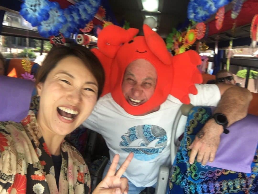 OSAKA WONDER LOOPのインスタグラム：「Many guests on #OsakaWonderLoopBus during #RugbyWorldCup 2020 in #Osaka! We welcome you to join us and go #sightseeing in the city! http://wonderloop.jp  #hoponhopoffbus #loopbus #RWC2020 #japan」