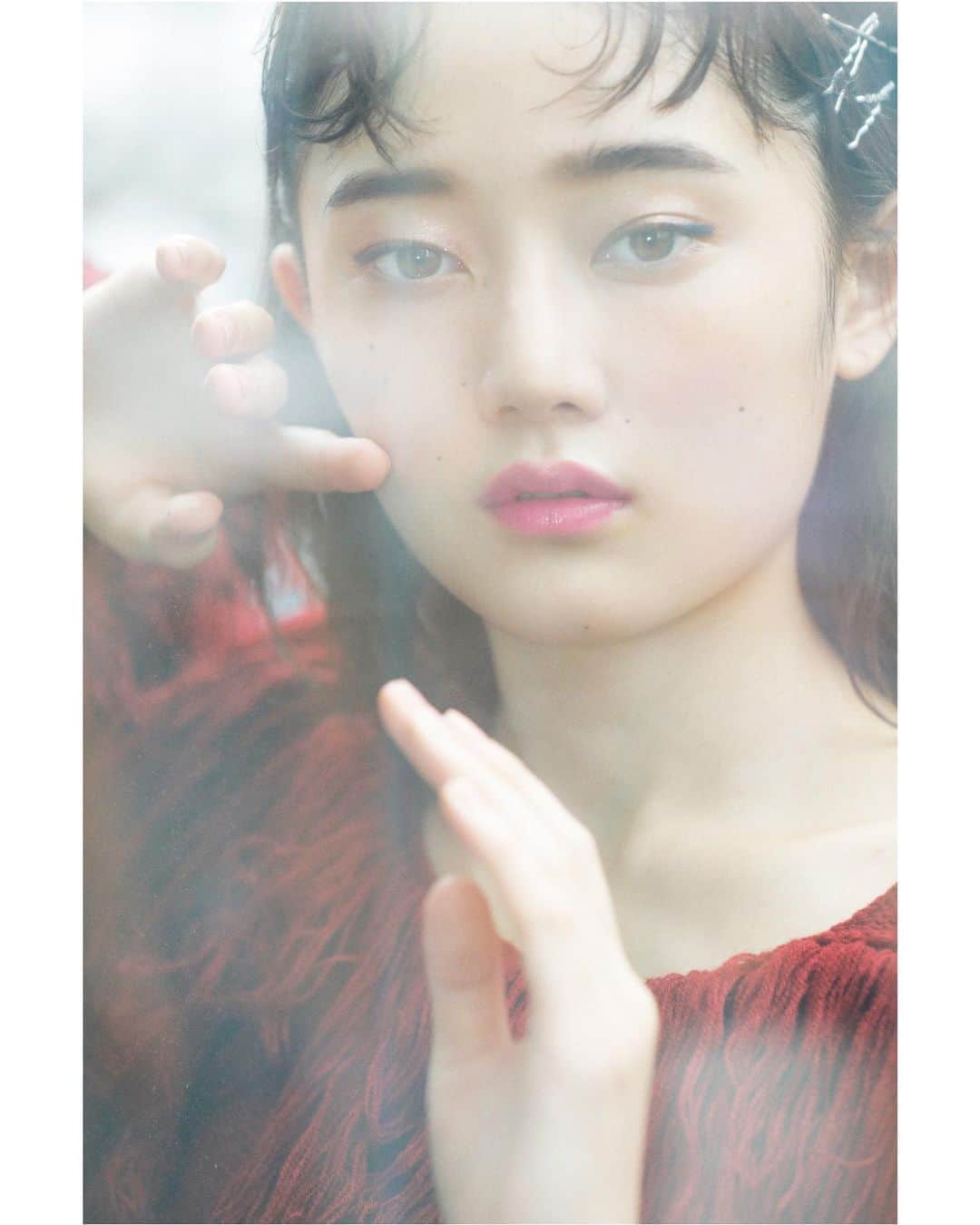 Cazumaxのインスタグラム：「OPERA - Mitsuki Shiina Model: @mitsuki__shiina  Hair&Make-up: @conomii  Photography: @cazumax  #OPERA#オペラ」