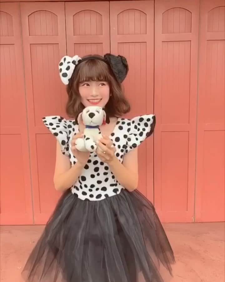 のインスタグラム：「ㅤ ㅤ Dハロ仮装第3弾はこちらっ！ ㅤ ㅤ へ〜〜んしんっ🐶💫 ㅤ ㅤ ㅤ ㅤ ㅤㅤㅤㅤ #kana_disney ㅤ #kana_halloween ㅤ ㅤㅤ #東京ディズニーランド #東京ディズニーリゾート #ディズニーハロウィーン #ディズニーハロウィン #ディズニー仮装 #dハロ #dハロ仮装 #101匹わんちゃん #tokyodisneyland #tdl #tokyodisneyresort #tdr #101dalmatians #disneyhalloween」