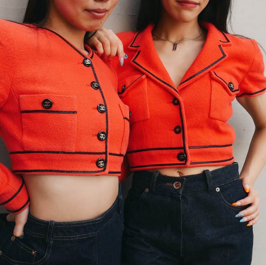 Vintage Brand Boutique AMOREさんのインスタグラム写真 - (Vintage Brand Boutique AMOREInstagram)「SOLD OUT!!! Vintage Chanel cropped jackets from 1995 Spring 🧡 ▶︎Free Shipping Worldwide✈️ ≫≫≫ DM for more information 📩 info@amorevintagetokyo.com #AMOREvintage #AMORETOKYO #tokyo #Omotesando #Aoyama #harajuku #vintage #vintageshop #ヴィンテージ #ヴィンテージショップ #アモーレ #アモーレトーキョー #表参道 #青山 #原宿#東京 #chanel #chanelvintage #vintagechanel #ヴィンテージ #シャネル #ヴィンテージシャネル #amorewardrobe #アモーレワードローブ」9月28日 17時31分 - amore_tokyo