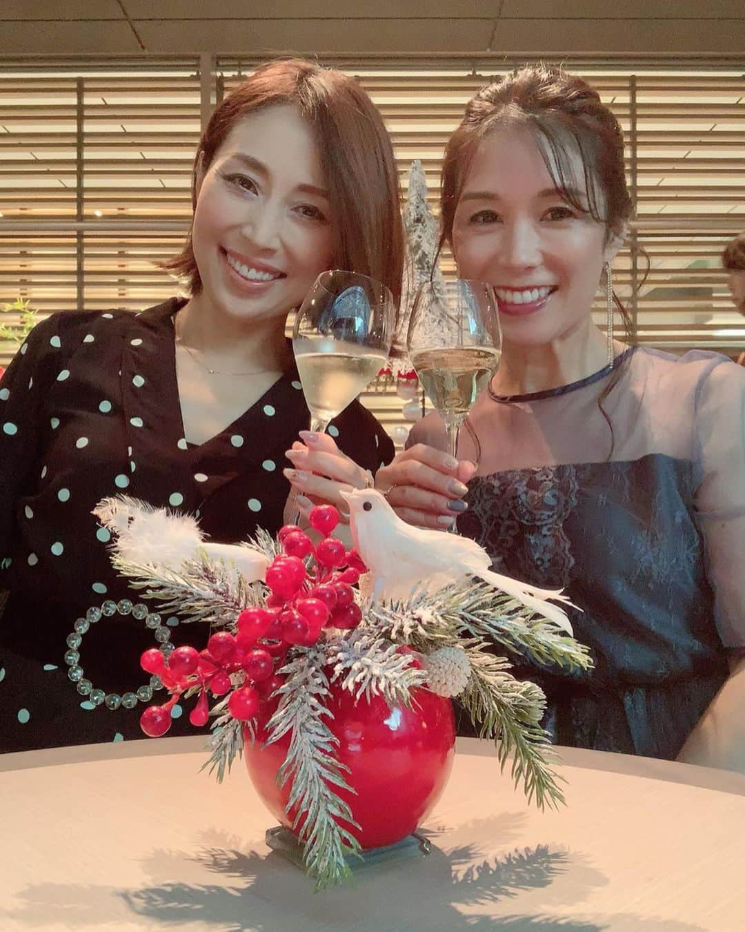 宮田綾子さんのインスタグラム写真 - (宮田綾子Instagram)「ハイヒールLOVERS Ayako⁑  ザ・リッツカールトン東京 2019クリスマス限定スイーツ発表会にお招きいただきました🎂 やーんもうクリスマス🎄？笑  リッツカールトンのケーキでクリスマス会なんてすっごいゴージャス✨ 9/20リニューアルオープンしたカフェ&デリで、ジョンシェフ監修のケーキをいただきました！どれも美味しい〜 皆さんはどんなクリスマスを過ごしますか？ ザ・リッツカールトン東京のケーキは10/1より予約受付開始です🎅 @ritzcarltontokyo  #ハイヒールLOVERS #宮田綾子 #クリスマス2019 #クリスマス #クリスマスケーキ #クリスマスケーキ2019 #リッツカールトン東京 #ザリッツカールトン東京 #ritzcarltontokyo #ritzcarlton #xmas #xmascake #christmas #christmascake #ラグジュアリーホテル #高級ホテル #luxuryhotel  ___________________★ ___________________﻿﻿﻿﻿ 11/16 宮田綾子オフ会開催決定 受付中！ 詳細は @ayako__miyata  プロフィールURLよりご覧ください﻿﻿﻿﻿ ___________________★ __________________」9月28日 18時11分 - ayako__miyata