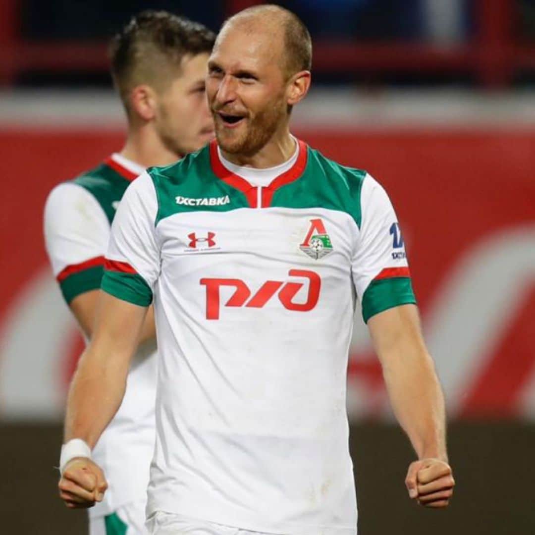 ベネディクト・ヘーヴェデスのインスタグラム：「What a thriller until the end! But we deserved the three points against Zenit! Well done boys! @fclokomotiv」