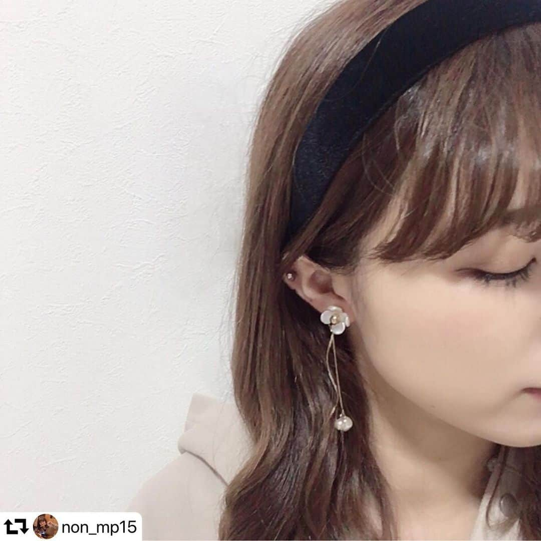 Me%さんのインスタグラム写真 - (Me%Instagram)「@non_mp15 秋のMUSTヘアアイテム・太カチューシャ❤︎ ヴィンテージな雰囲気が秋にピッタリ。 ベロア素材なら季節感もさらにUP‼️ 前髪を下ろしてガーリーに、 前髪を上げればカジュアルにも👌 . ◼️ベロアフトカチューシャ ¥1,080 taxin . ====================== TOPページのURLからチェック👉 @me_percent ======================= #ミィパーセント #mepercent #新宿ルミネエスト #ルミネ池袋 #shibuya109 #名古屋パルコ #アクセサリー #ヘアアクセサリー #ヘアピン #ヘアアレンジ#簡単ヘアアレンジ#ヘアアレンジ簡単#カチューシャ#カチューシャアレンジ」9月28日 20時25分 - me_percent