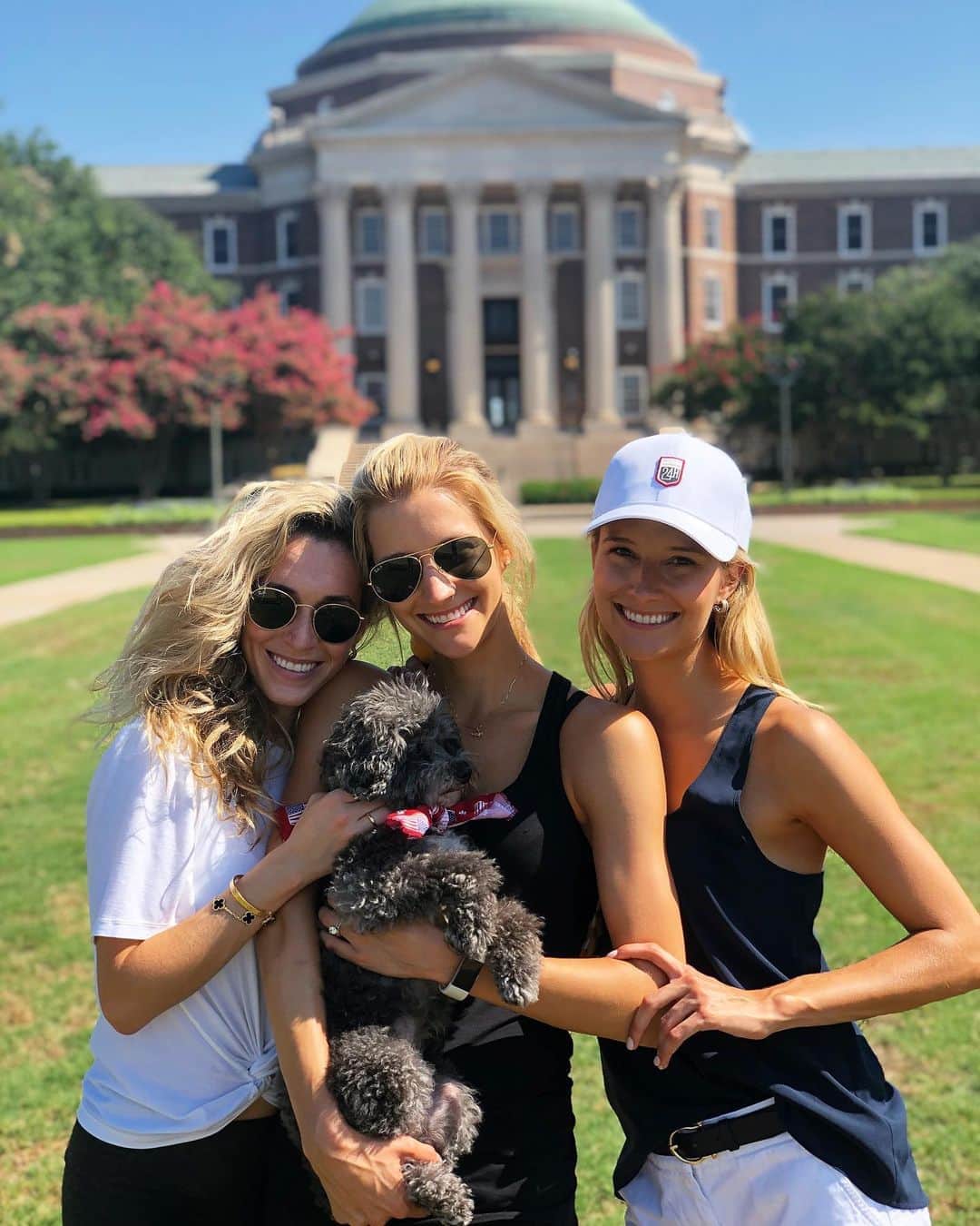 ベッキー・ベレスウィルのインスタグラム：「Good times in Dallas! ❤️ We can’t wait to see you this weekend @mrslightsoutlites @lightsoutlites! #fbf #dallas #texas #smu」