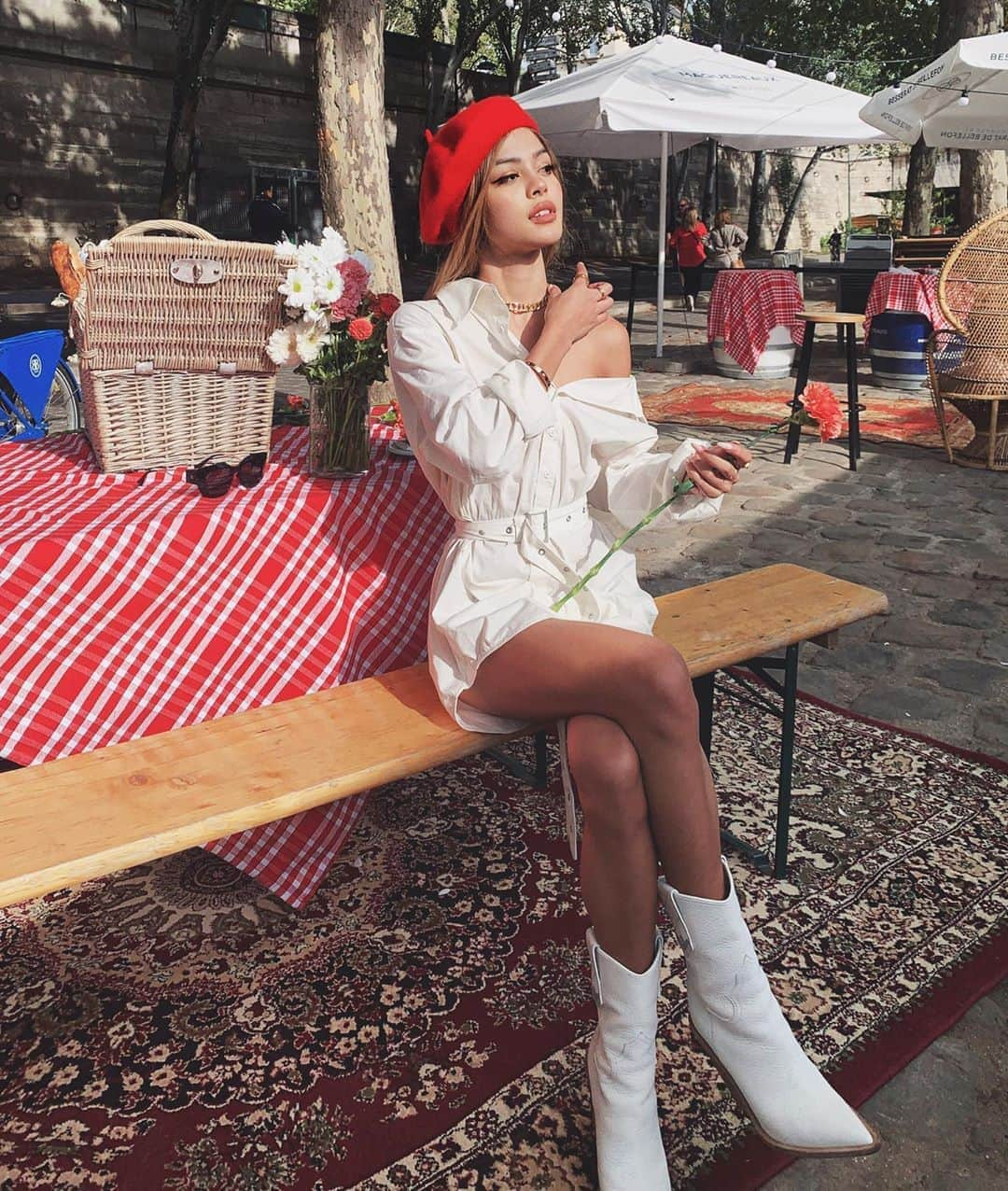 リリーマイマックさんのインスタグラム写真 - (リリーマイマックInstagram)「Midday in Paris 😋 @grlfrnd @fwrd @revolve」9月28日 21時10分 - lilymaymac