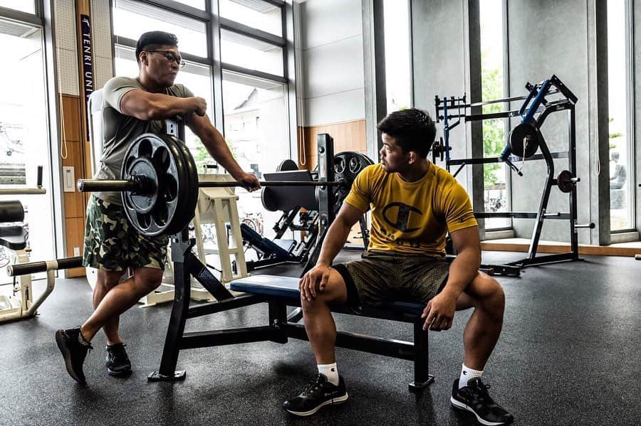 のインスタグラム：「スクワットやれ💪 @moritagram1971  @tep1071  #training#champion#cpfu」