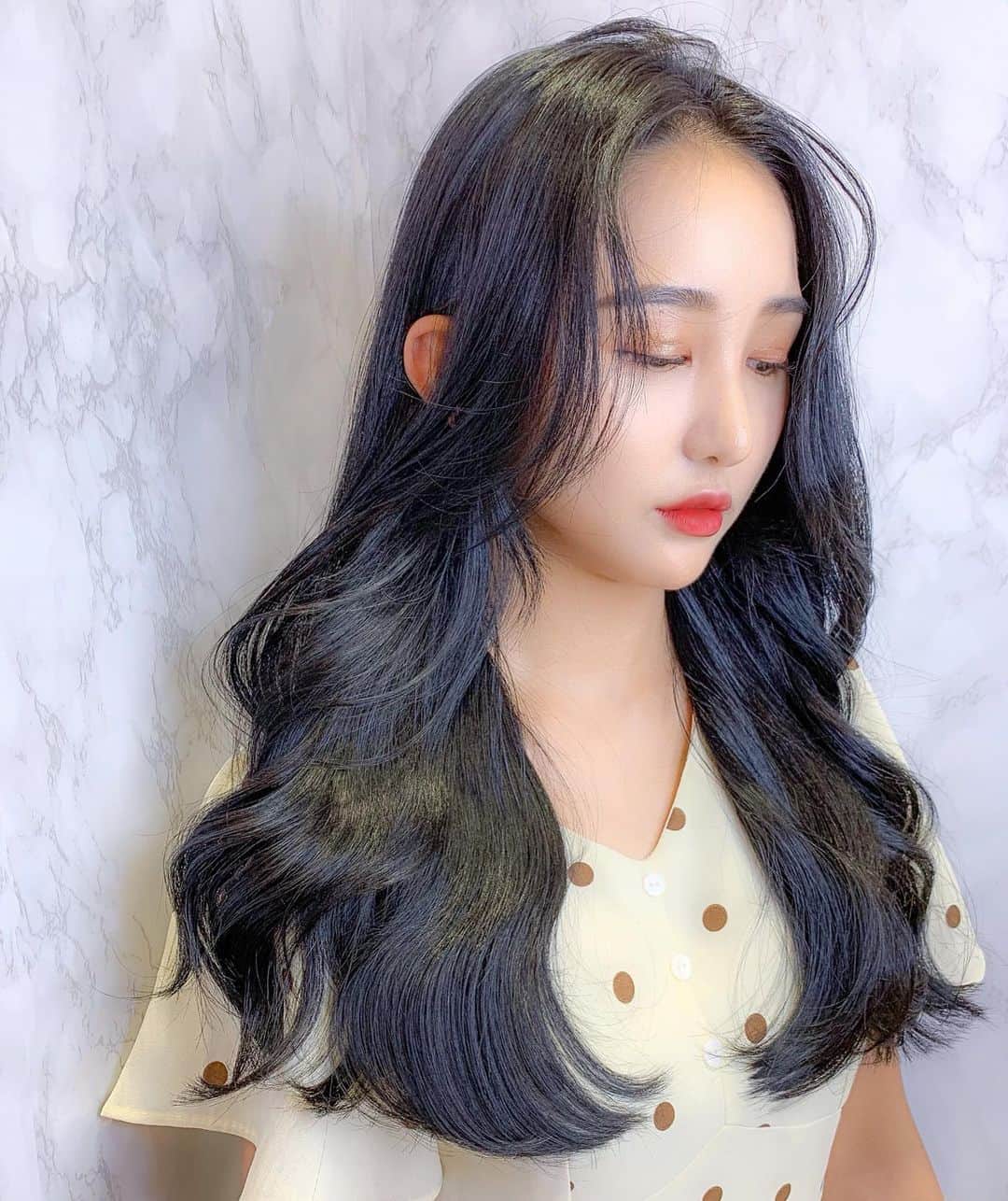 原涼香のインスタグラム：「大人気‼️#韓国式レイヤーカット 🇰🇷 顔にかかる繊細な毛も❤︎ 韓国人みたいになれちゃうカット✂️💕 ㅤㅤㅤㅤㅤㅤㅤㅤㅤㅤㅤㅤㅤ」