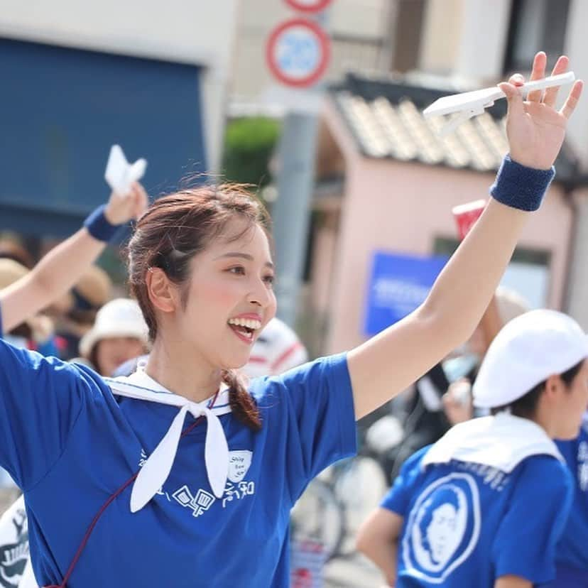 山下耀子さんのインスタグラム写真 - (山下耀子Instagram)「よっちょれ大放出🥳 . 爽やかなにぎわいブルーは どのチームにも負けないくらい映えるはず🥺✨ 水兵さんの衣装可愛いでしょ☺️ 高知は以上！！！ . #高知 #高知県 #よさこい #にぎわいボニートfrom311  #ニッポンごきげん旅 #ニッポンごきげん旅in高知」9月28日 21時42分 - twinkleyesy