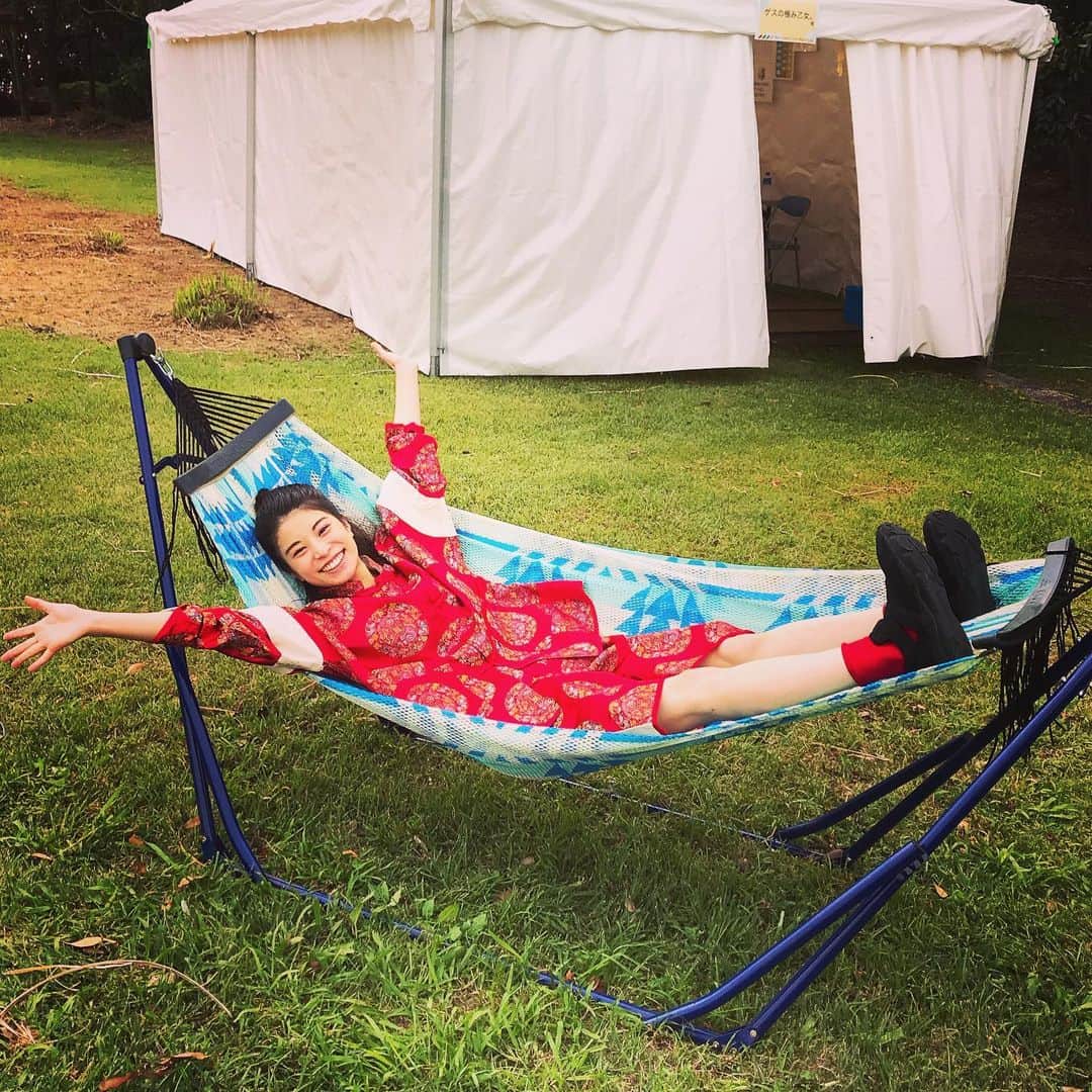 ほな・いこかのインスタグラム：「わーい！！ ゲスちゃんぴあフェスでした、 ありがとうございわーい！！ ハンモックわーい！！」