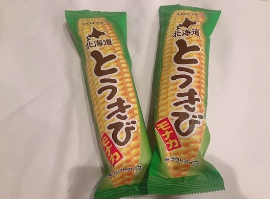 松本愛花のインスタグラム：「🌽 * * * * 初とうきびアイス💭 * * * * #とうきびアイス  #とうきびアイスもなか  #北海道 #北海道グルメ  #北海道旅行」